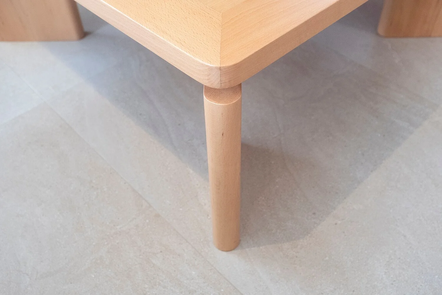 Chora Atelier_Zohra_table_02.JPG