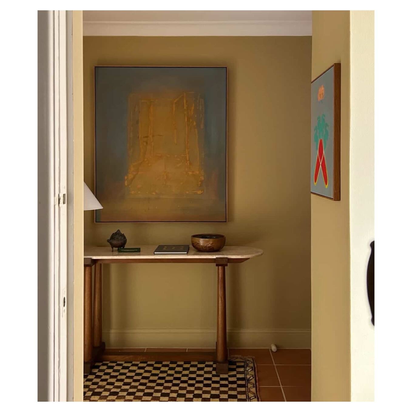 My painting Glowing House Structure found a beautiful spot to reside. It&rsquo;s in the wonderful and considered home of @nicolette__johnson 💛

The work was shown at @janmurphygallery in 2025 

💛💛💛