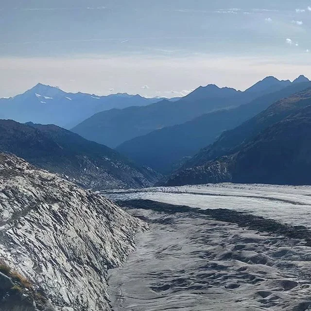 Keep scrolling ➡️ Things don't look good until you get the complete picture.

#aletschglacier #panorama #bigpicture #climatechangeishere #natureislife #europe #hikingforlife
