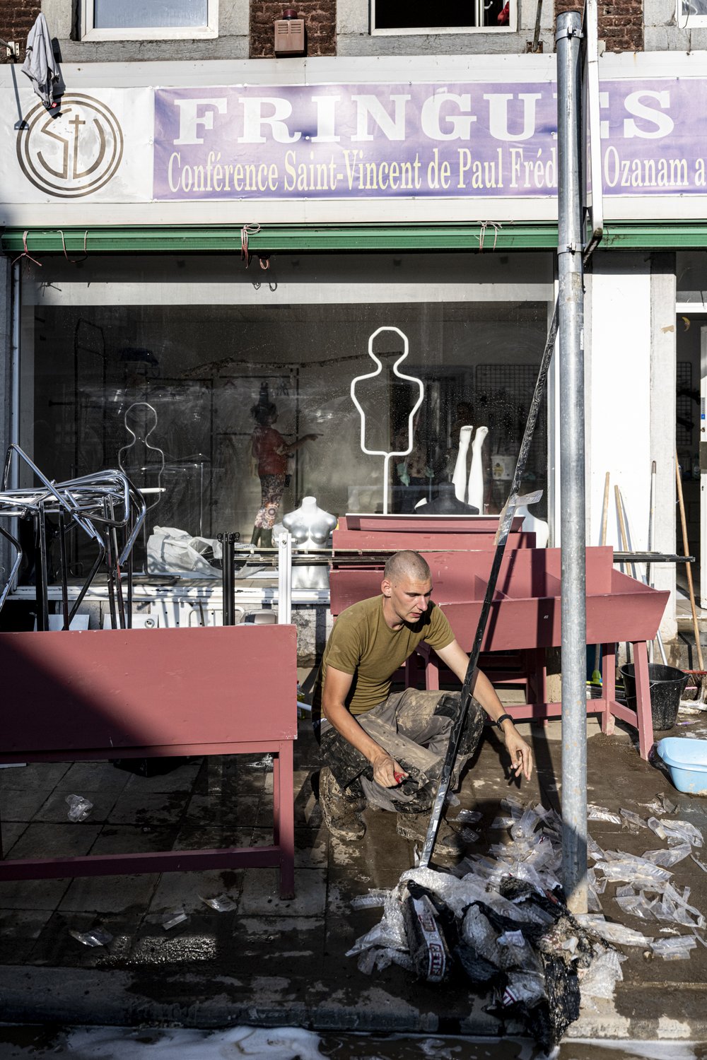  The victims are still clearing out their houses after the most massive floods that Belgium has ever known. Commune of Verviers. Belgium on July 20th. 
