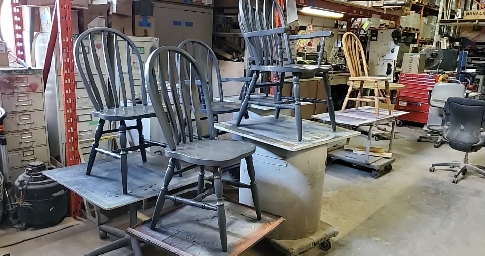 TUP   HOOP BACK CHAIRS     BEFORE AND AFTER IN SAME SHOT     NEW PAINT COLOUR IS BM WROUGHT IRON.jpg