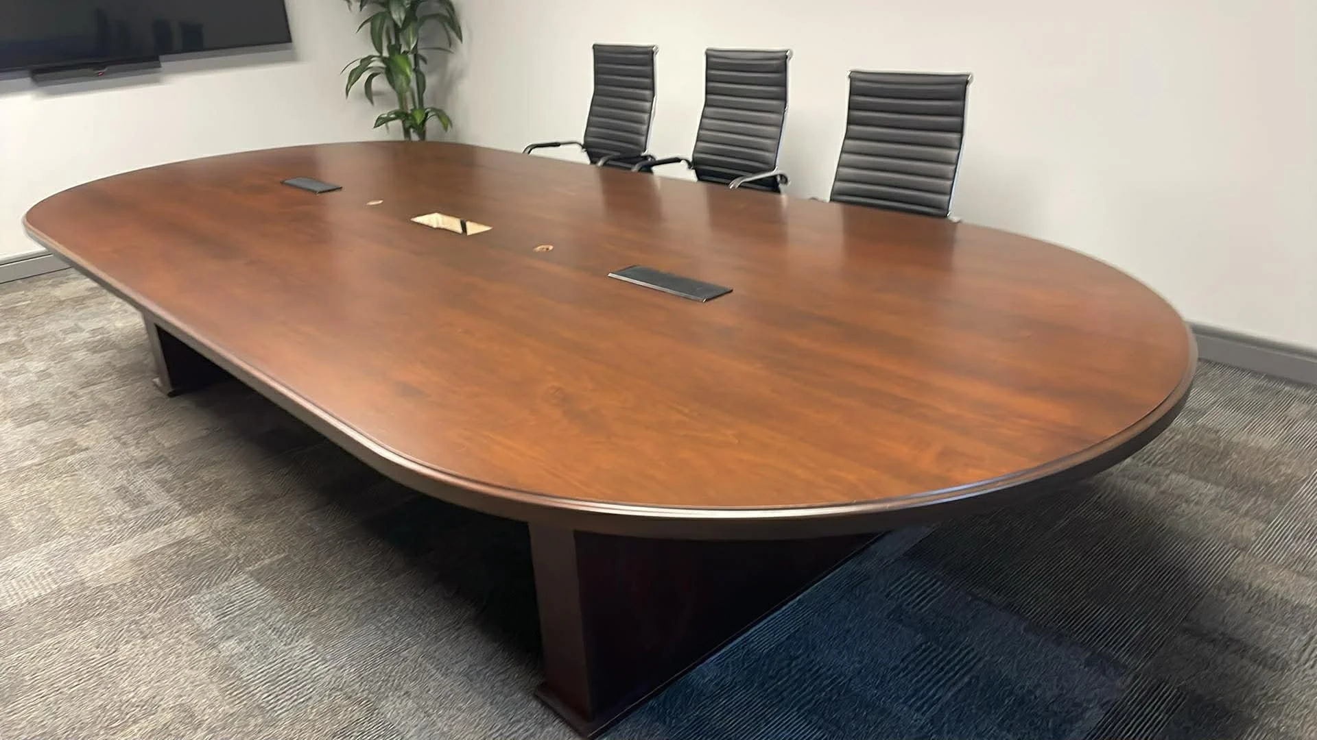 AFTER  -  ON SITE refurbish of a meeting table