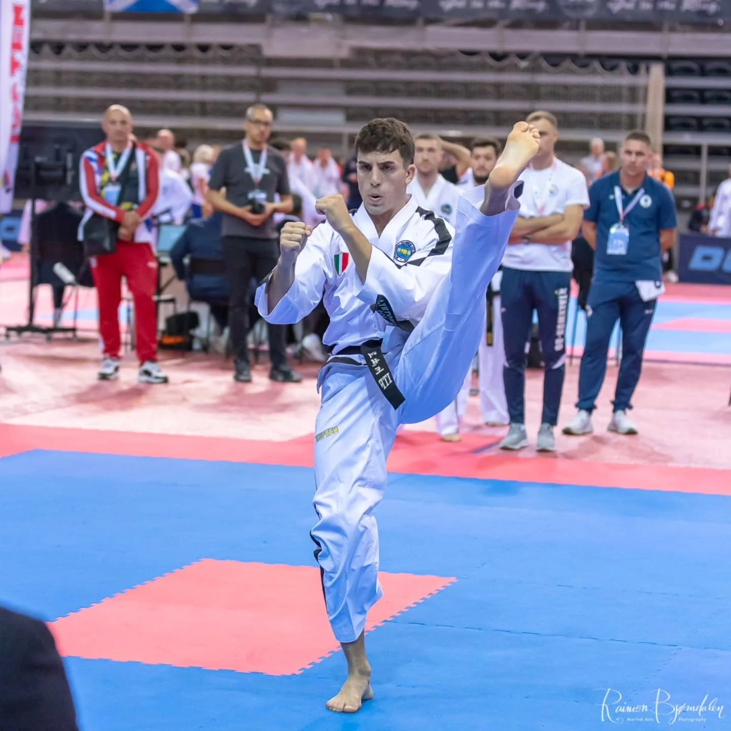 Some 4th degree excellence from the ITF Taekwon-Do World Championship 2025, part 1 👌
•
•
•
•
#martialarts #kampsport #kampkunst #itf #itftaekwondo #taekwondo #fighter #tkd #kicking #itfwtc2025 #fitnessmotivation #kick #fitness #b