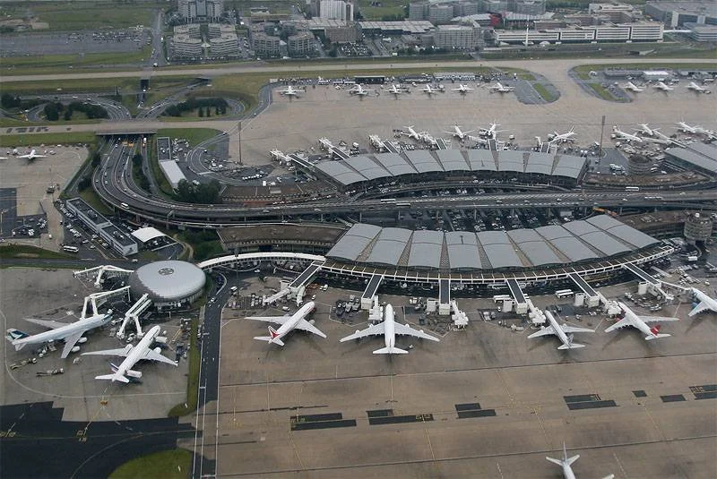 Aéroports : Flare identifie 950 identifiants exposés et 165 systèmes repérables depuis l’extérieur