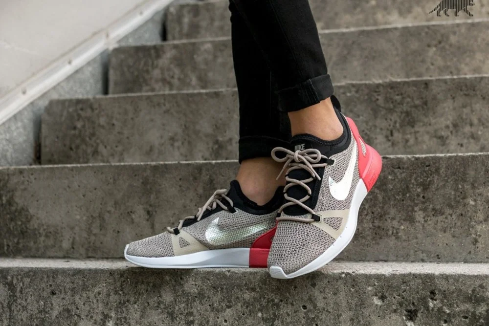 WOMENS NIKE DUELIST RACER PREMIUM FOR $48.00