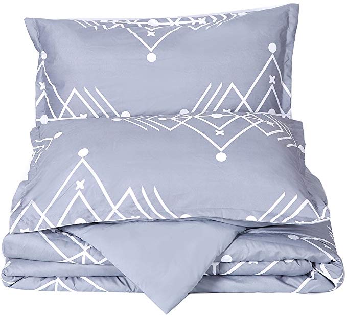 QUEEN SIZE ALTERNATIVE DOWN COMFORTER FOR $14.40