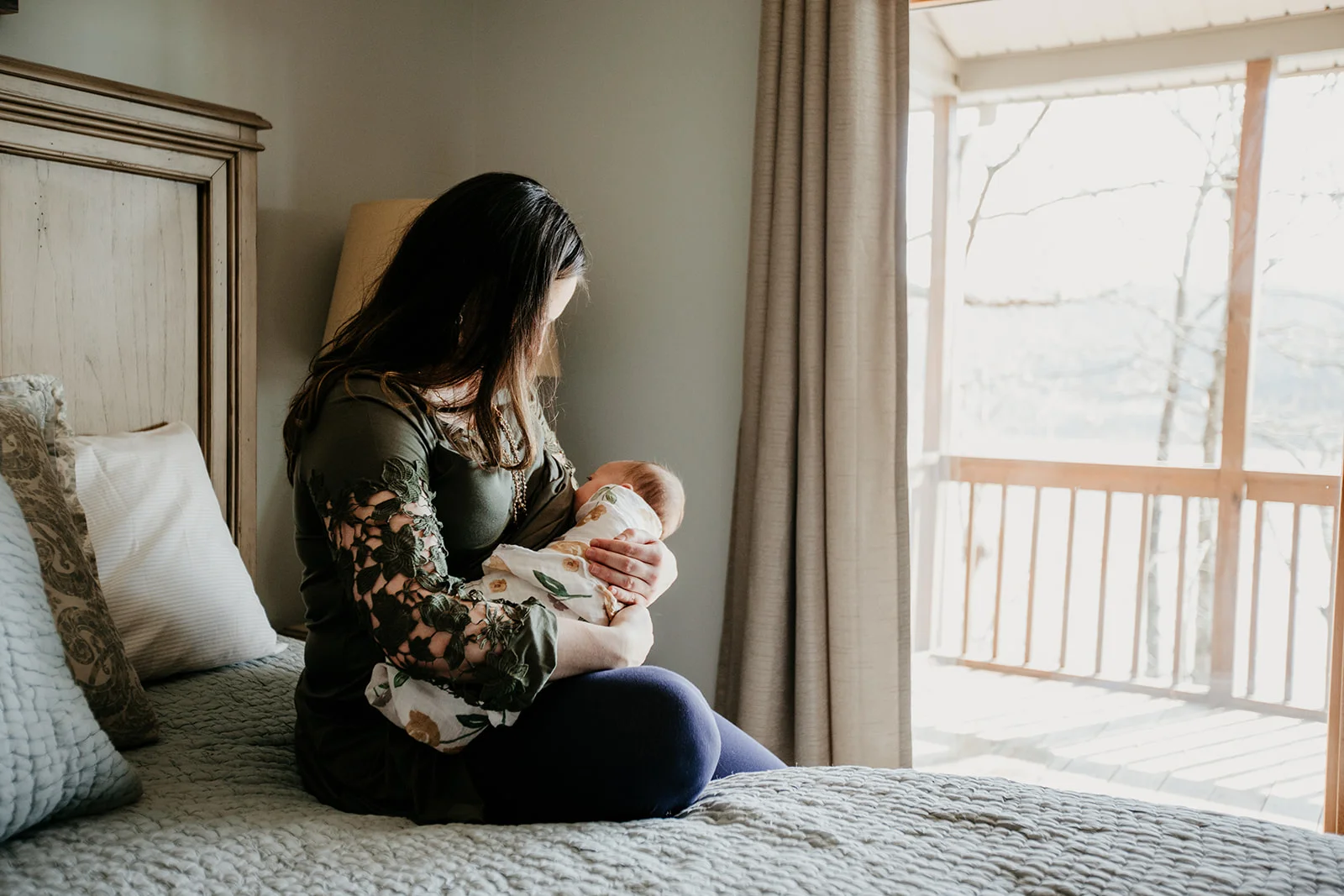 Lifestyle Newborn Sessions // Unswaddled — Burns & Crowe