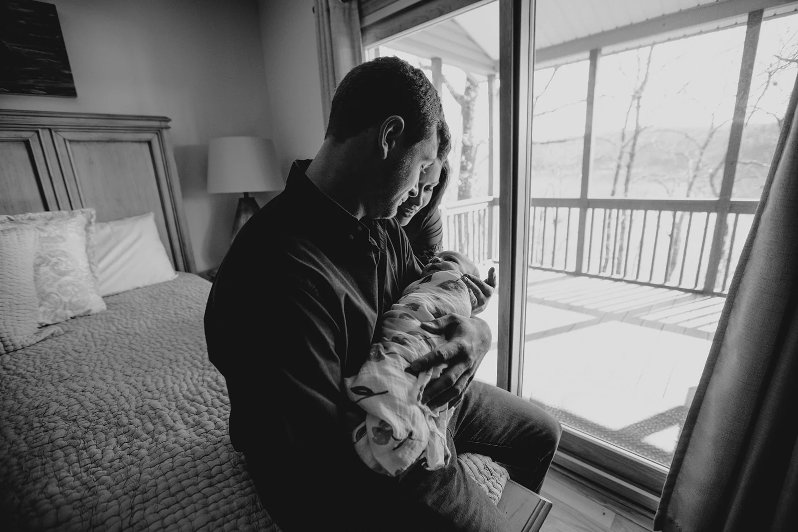 Lifestyle Newborn Sessions // Unswaddled — Burns & Crowe