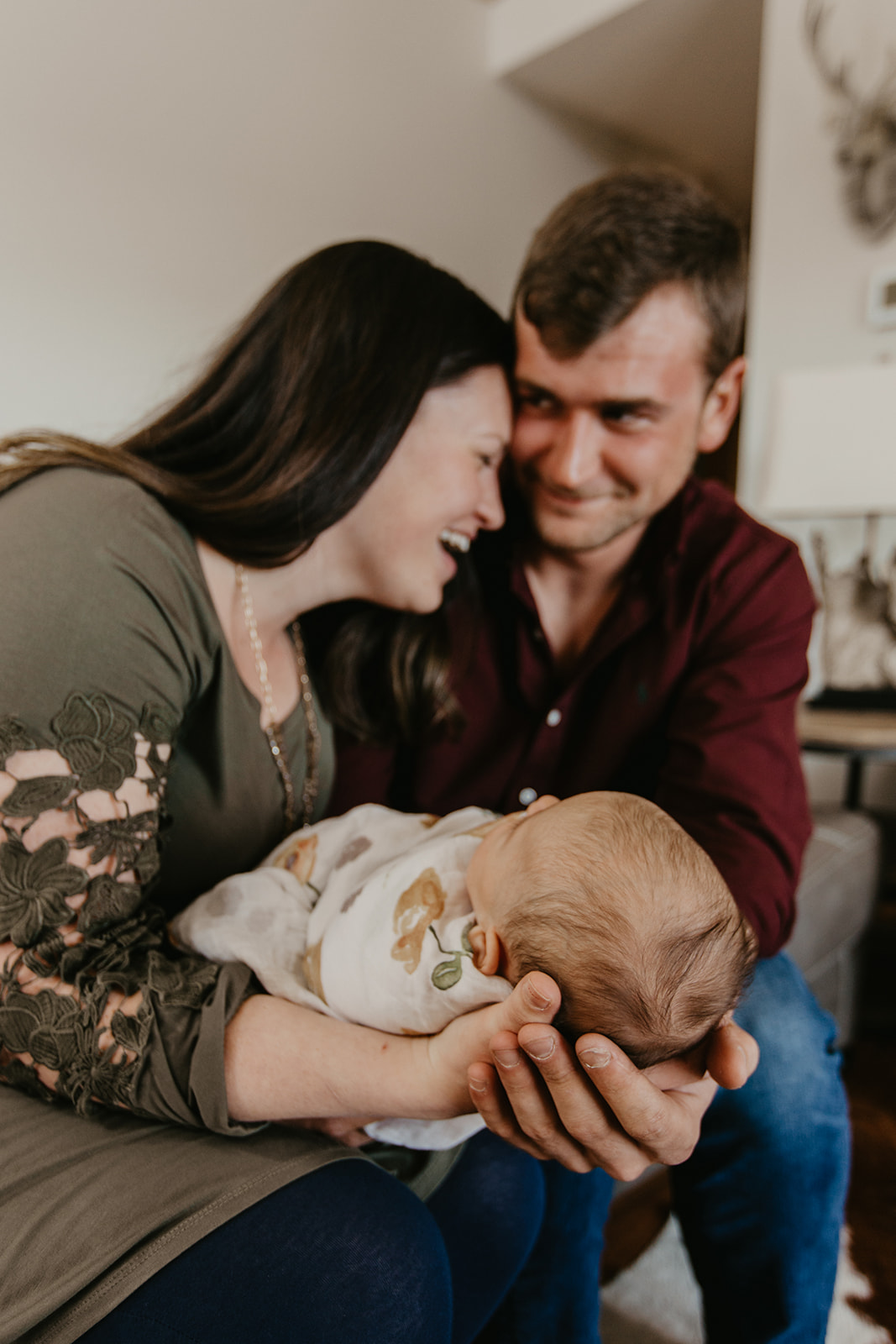 Lifestyle Newborn Sessions // Unswaddled — Burns & Crowe