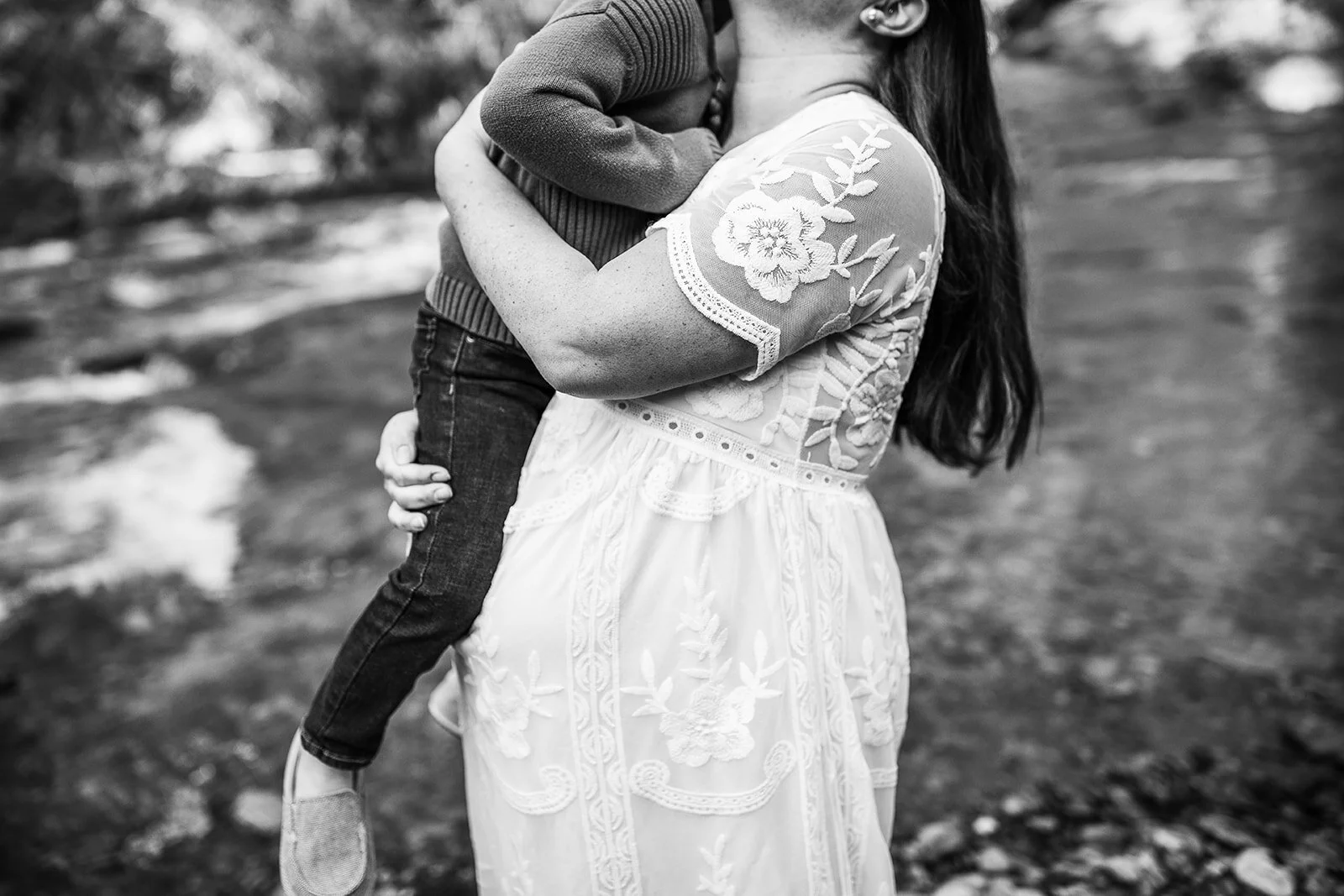 BurnsandCrowe-Fires Creek Maternity Session- Olsen Family-30.jpg
