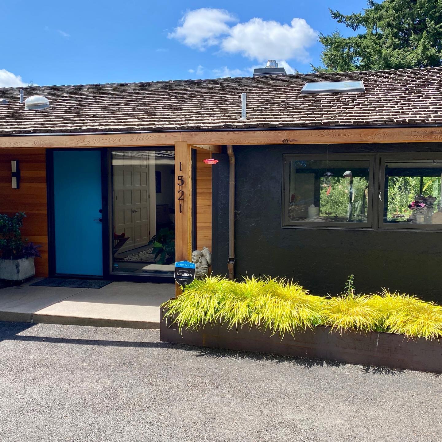 All wrapped up on a mid-century renovation. Wide-open spaces, beautiful finishes, amazing clients. Old is new again. 
.
#portlandarchitecture  #designbuild #midcentury #moderndesign