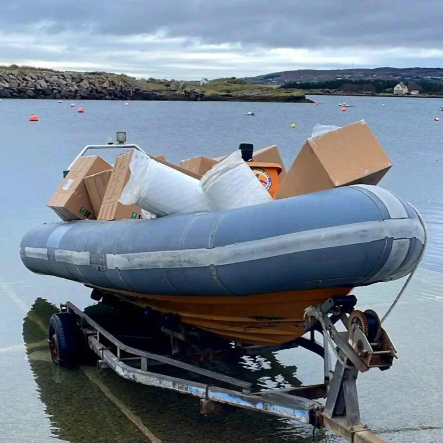 🚤📦 Something special is happening&hellip;
The boat is loaded.
The living room is filled with crates.
And a new chapter is about to begin on Inishcoo Island 🌿

Our beautiful historic home &mdash; built in 1780 &mdash; is getting a complete makeover