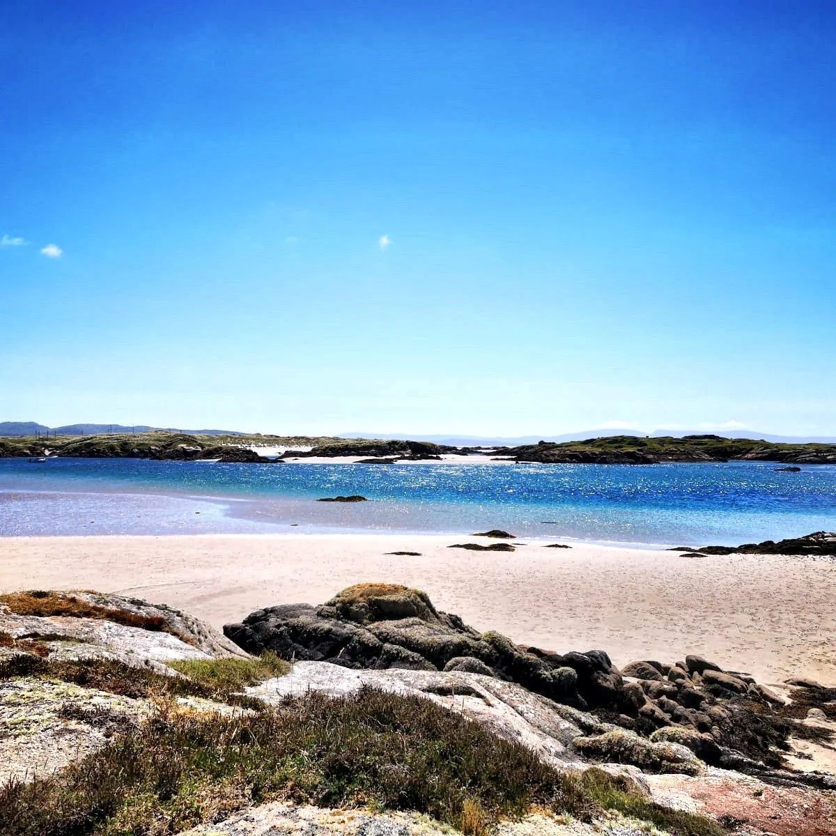 🌿 Your dream island escape starts here 🌿

Imagine a long weekend&hellip; or an entire week,
far from the noise, truly disconnected, surrounded by nature in its purest form 🌊

Welcome to our authentic family home on Inishcoo Island, a rare place to