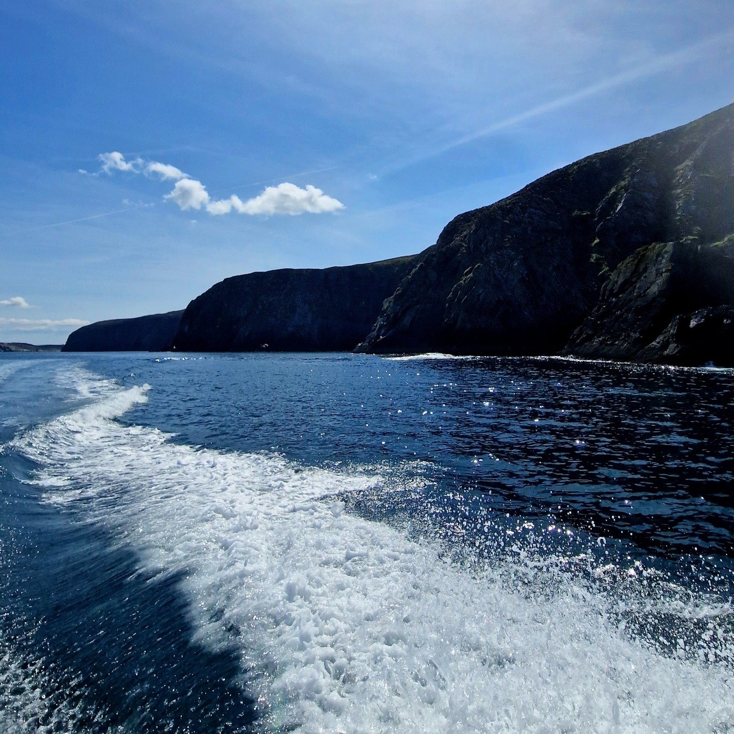Exploring the coastline by boat.
Hidden caves, cliffs, and the Atlantic showing its wild side.

🚤🌊

#inishcoo #privateboat #coastalluxury #islandadventure #hiddengems