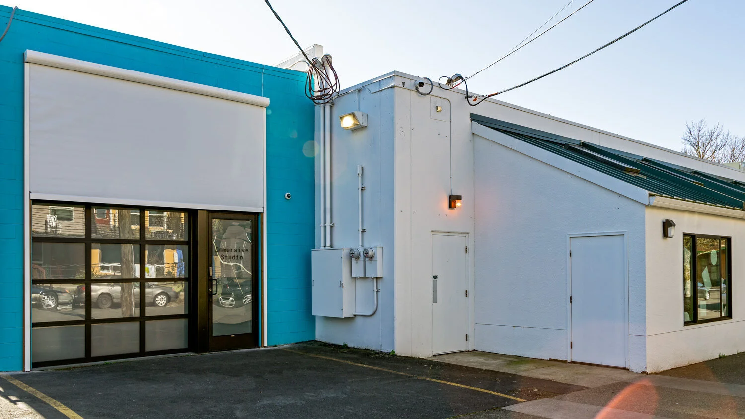 Immersion Studio Motorized Screen