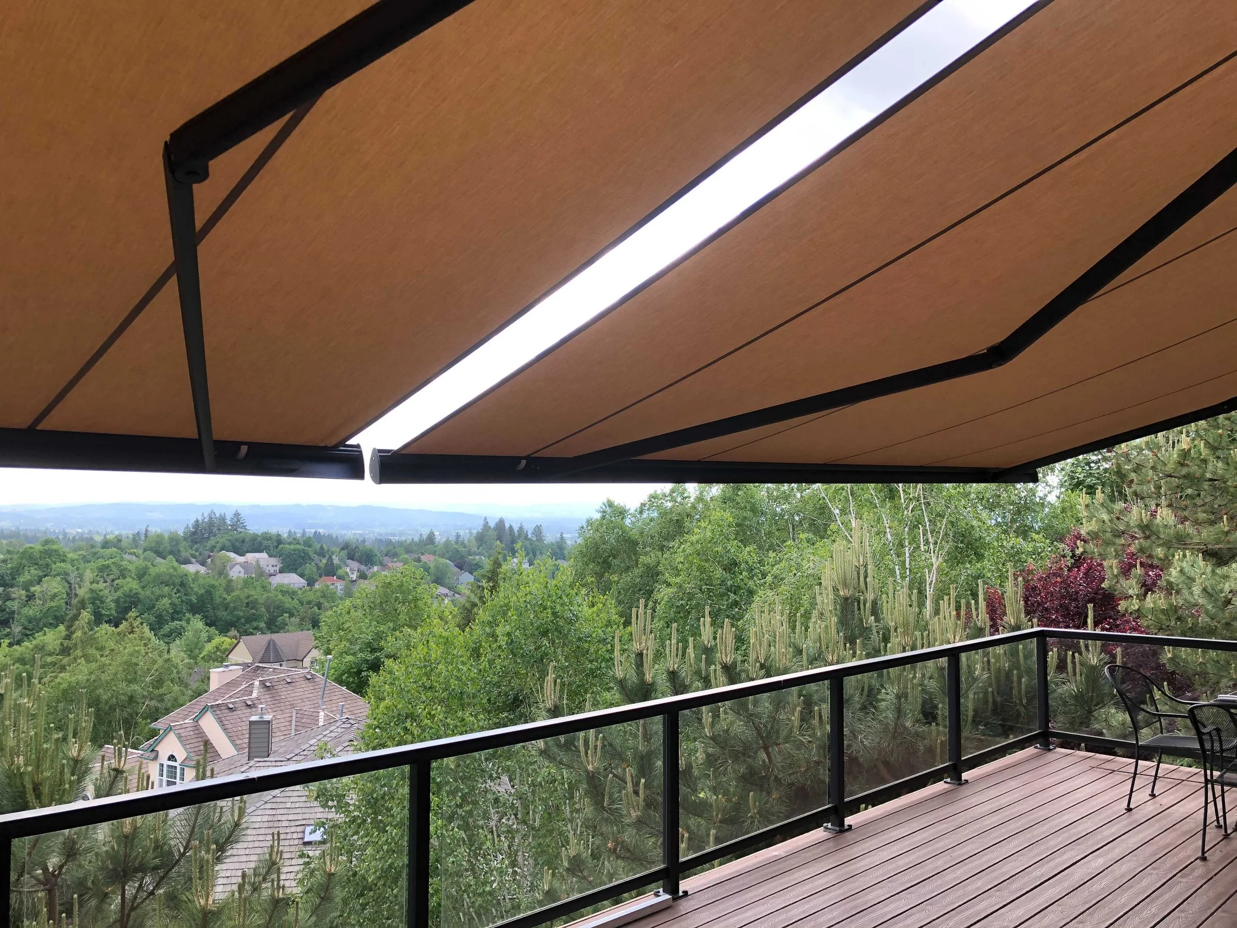 rose-city-awning-summerspace-motorized-retractable-deck-awning-pacific-northwest-portland-lake-oswego-west-linn-beaverton-tigard-vanvouver-washington.jpg.jpg
