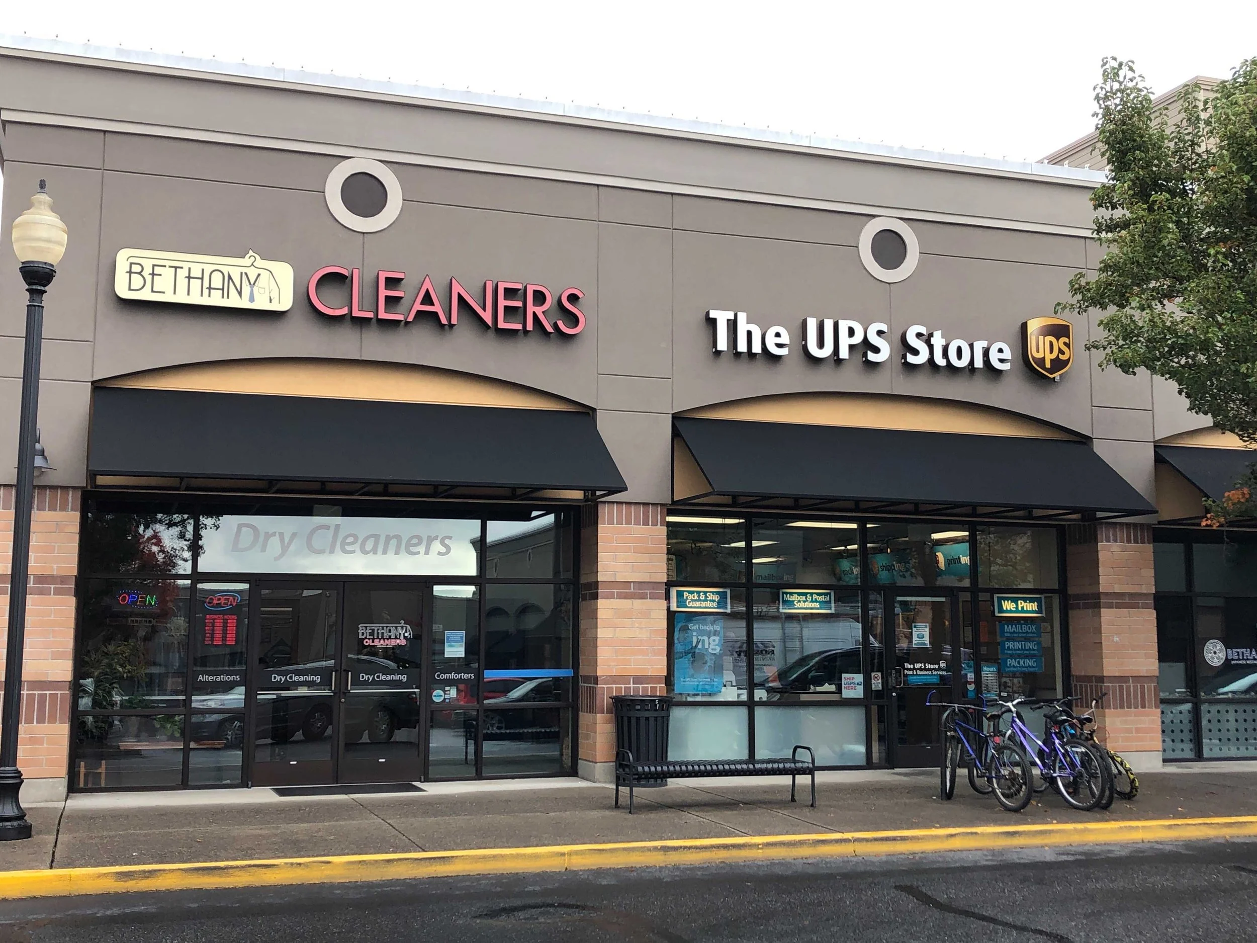 rose-city-awning-commercial-traditional-awning-graphics-welded-frame-branding-portland-beaverton-tigard-lake-oswego-west-linn-vancouver.jpg.jpg