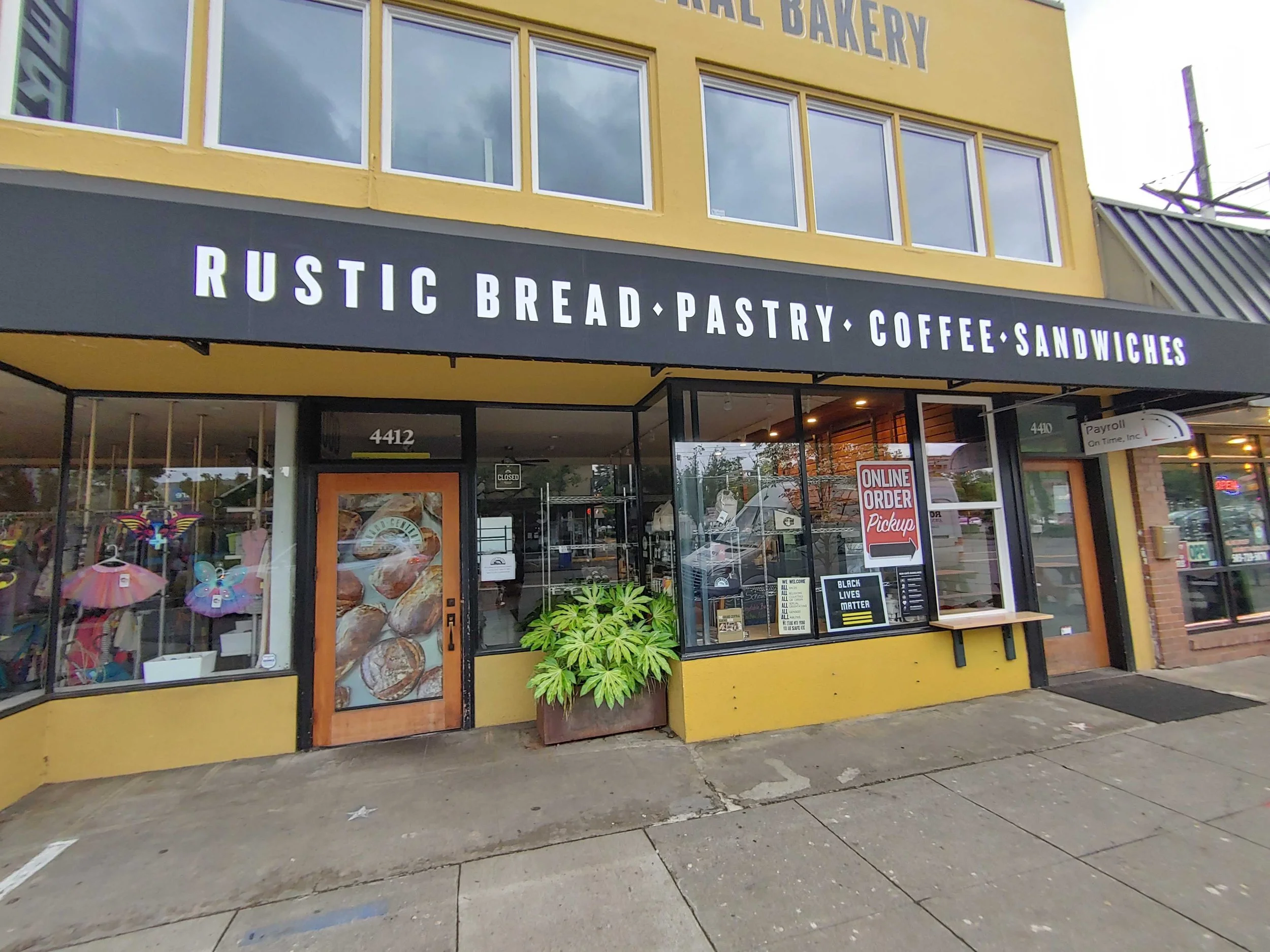 rose-city-awning-commercial-traditional-awning-graphics-welded-frame-branding-portland-beaverton-tigard-lake-oswego-west-linn-vancouver.jpg.jpg