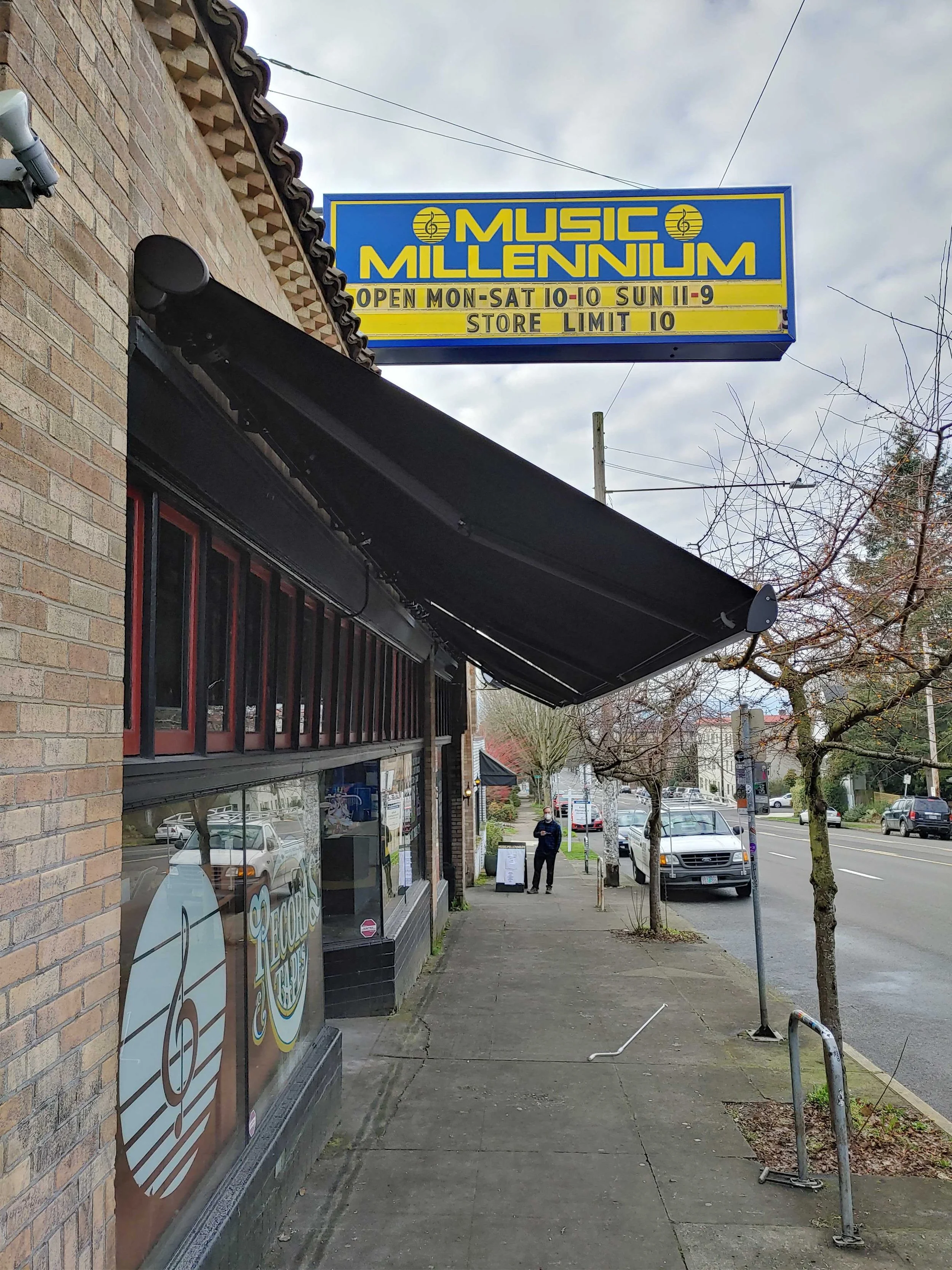 rose-city-awning-motorized-retractable-deck-awning-pacific-northwest-portland-lake-oswego-west-linn-beaverton-tigard-vanvouver-washington.jpg.jpg