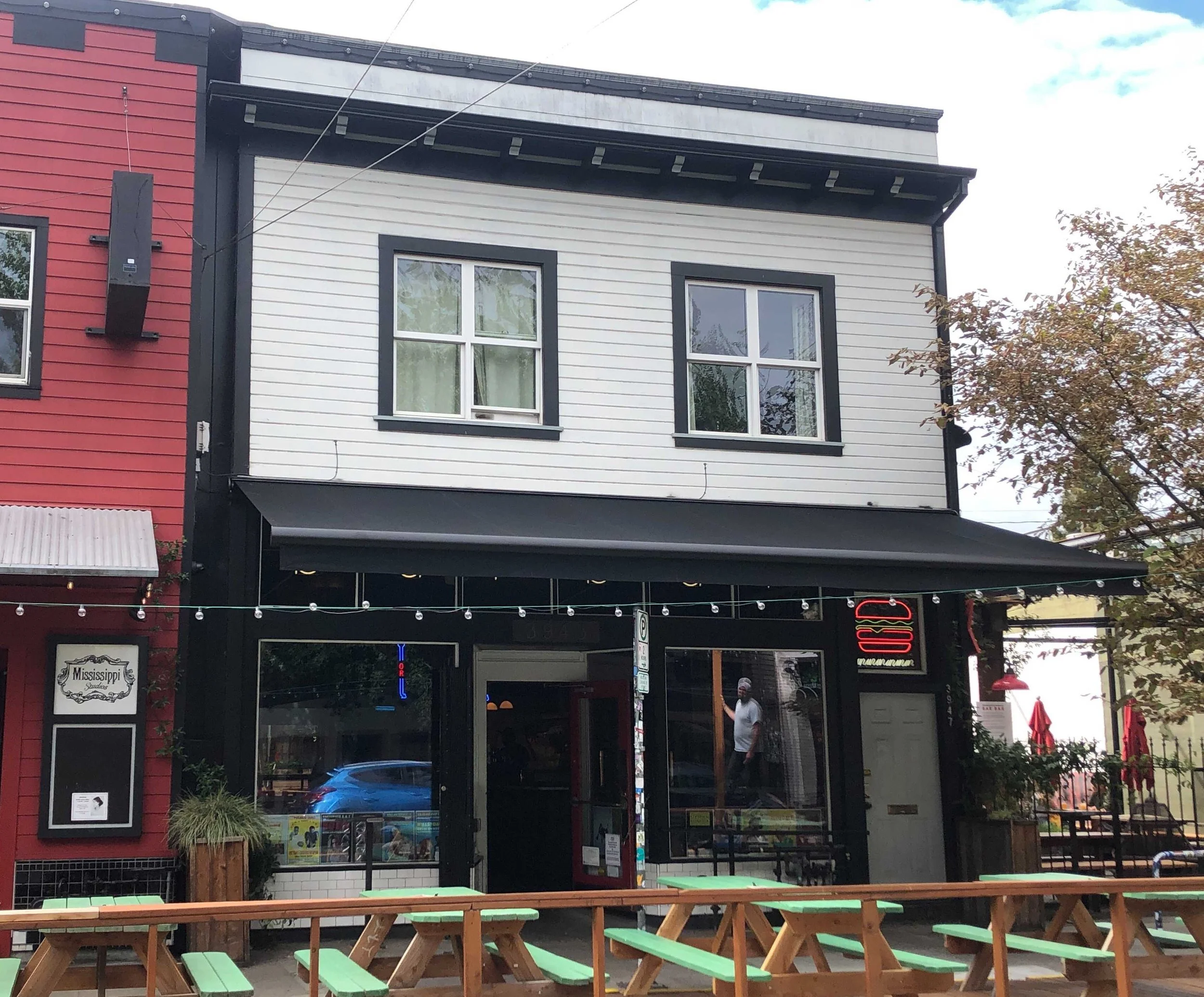 rose-city-awning-motorized-retractable-deck-awning-pacific-northwest-portland-lake-oswego-west-linn-beaverton-tigard-vanvouver-washington.jpg.jpg