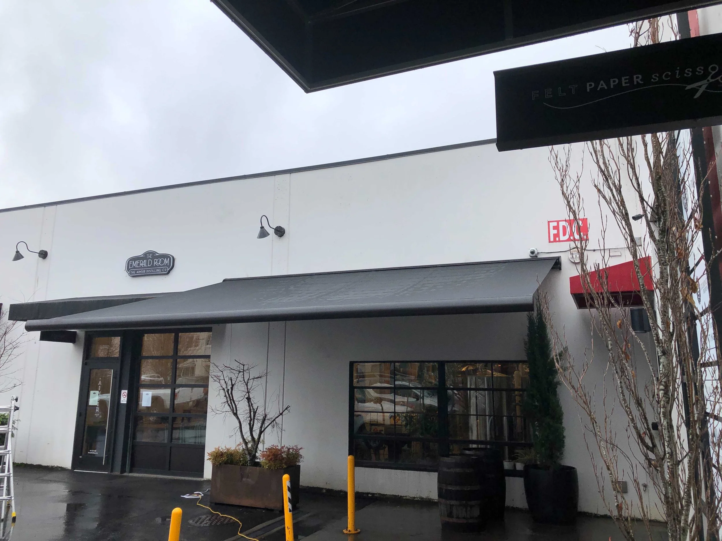 rose-city-awning-motorized-retractable-deck-awning-pacific-northwest-portland-lake-oswego-west-linn-beaverton-tigard-vanvouver-washington.jpg.jpg
