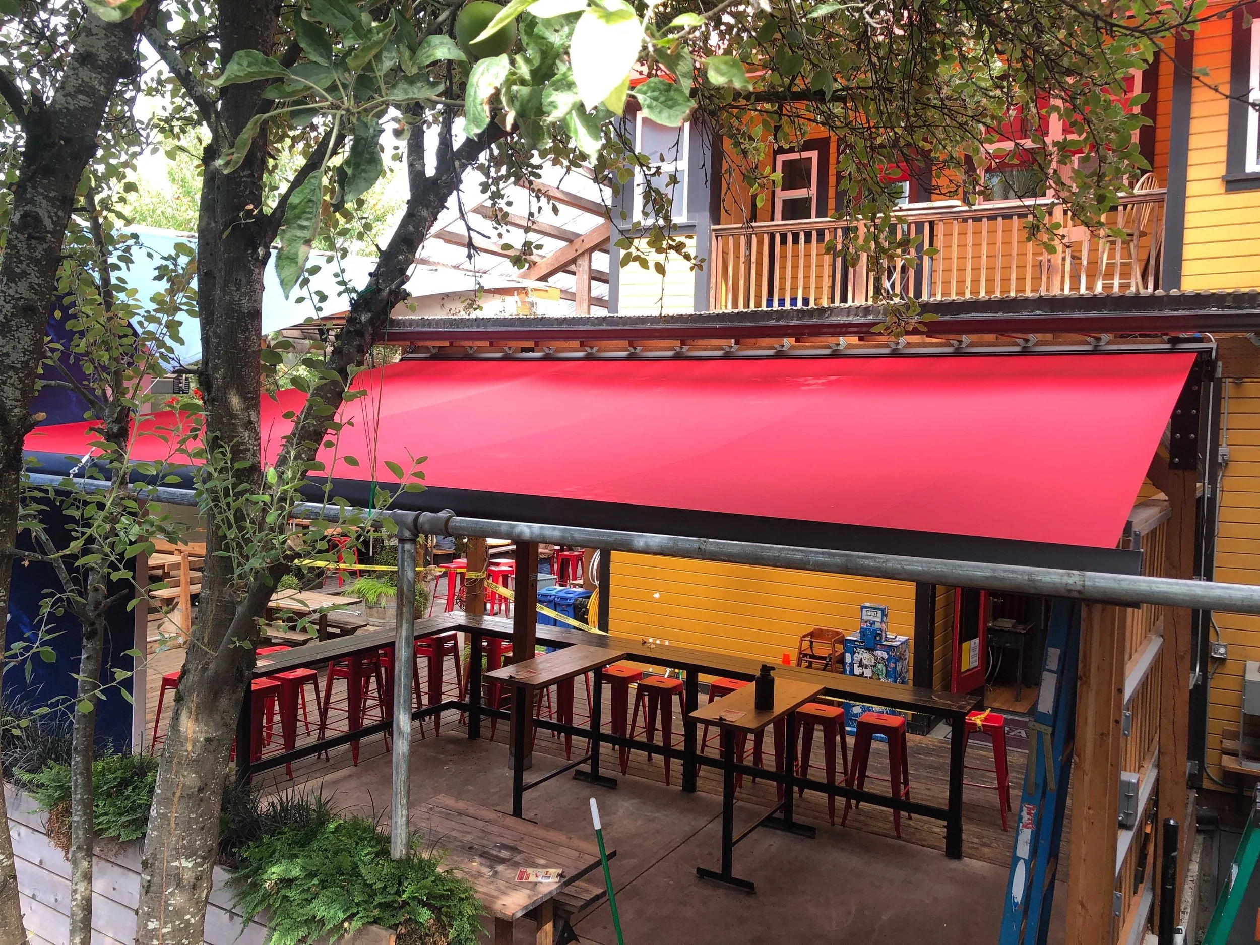 rose-city-awning-motorized-retractable-deck-awning-pacific-northwest-portland-lake-oswego-west-linn-beaverton-tigard-vanvouver-washington.jpg.jpg