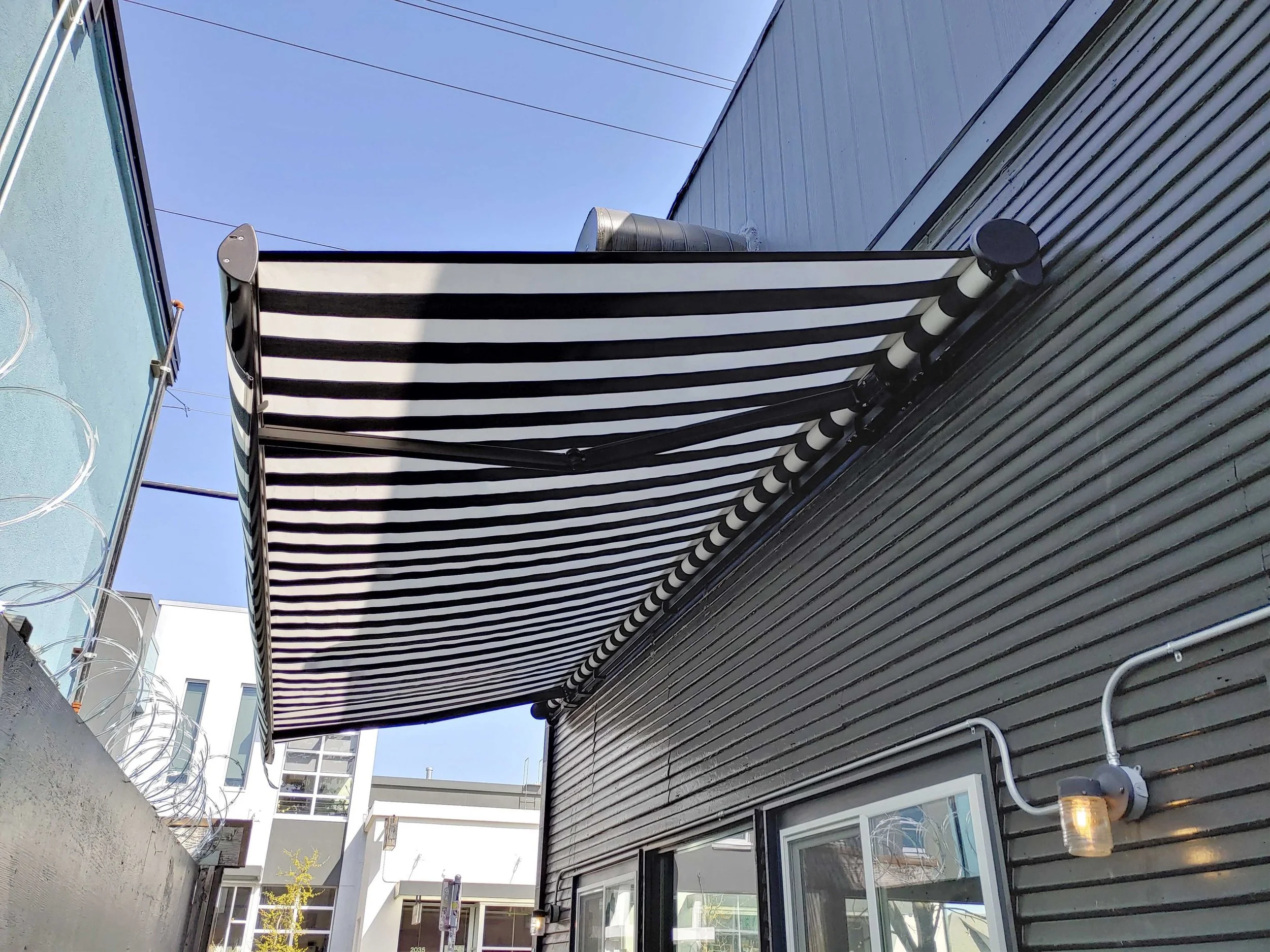 rose-city-awning-motorized-retractable-deck-awning-pacific-northwest-portland-lake-oswego-west-linn-beaverton-tigard-vanvouver-washington.jpg.jpg