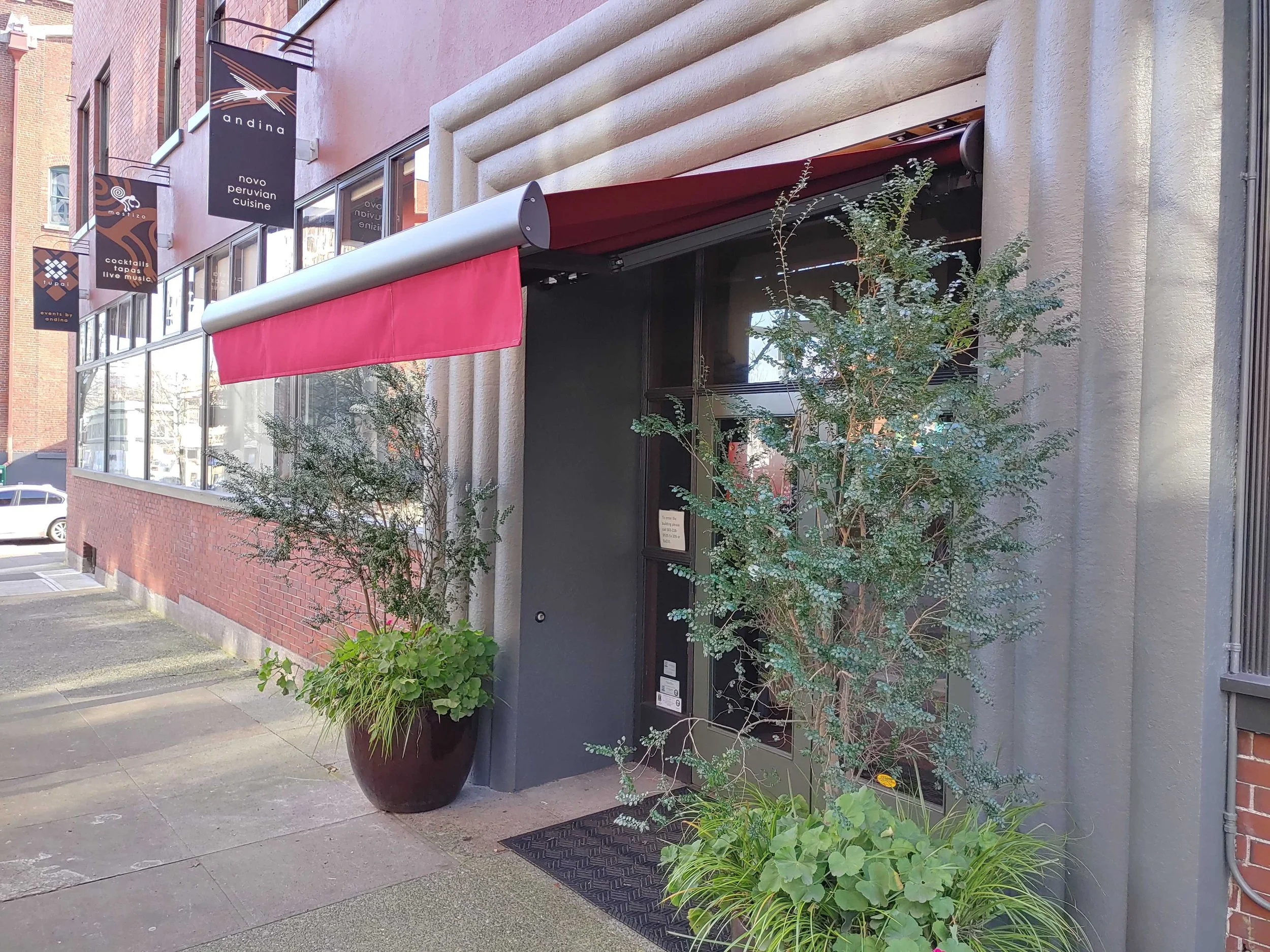 rose-city-awning-motorized-retractable-deck-awning-pacific-northwest-portland-lake-oswego-west-linn-beaverton-tigard-vanvouver-washington.jpg.jpg