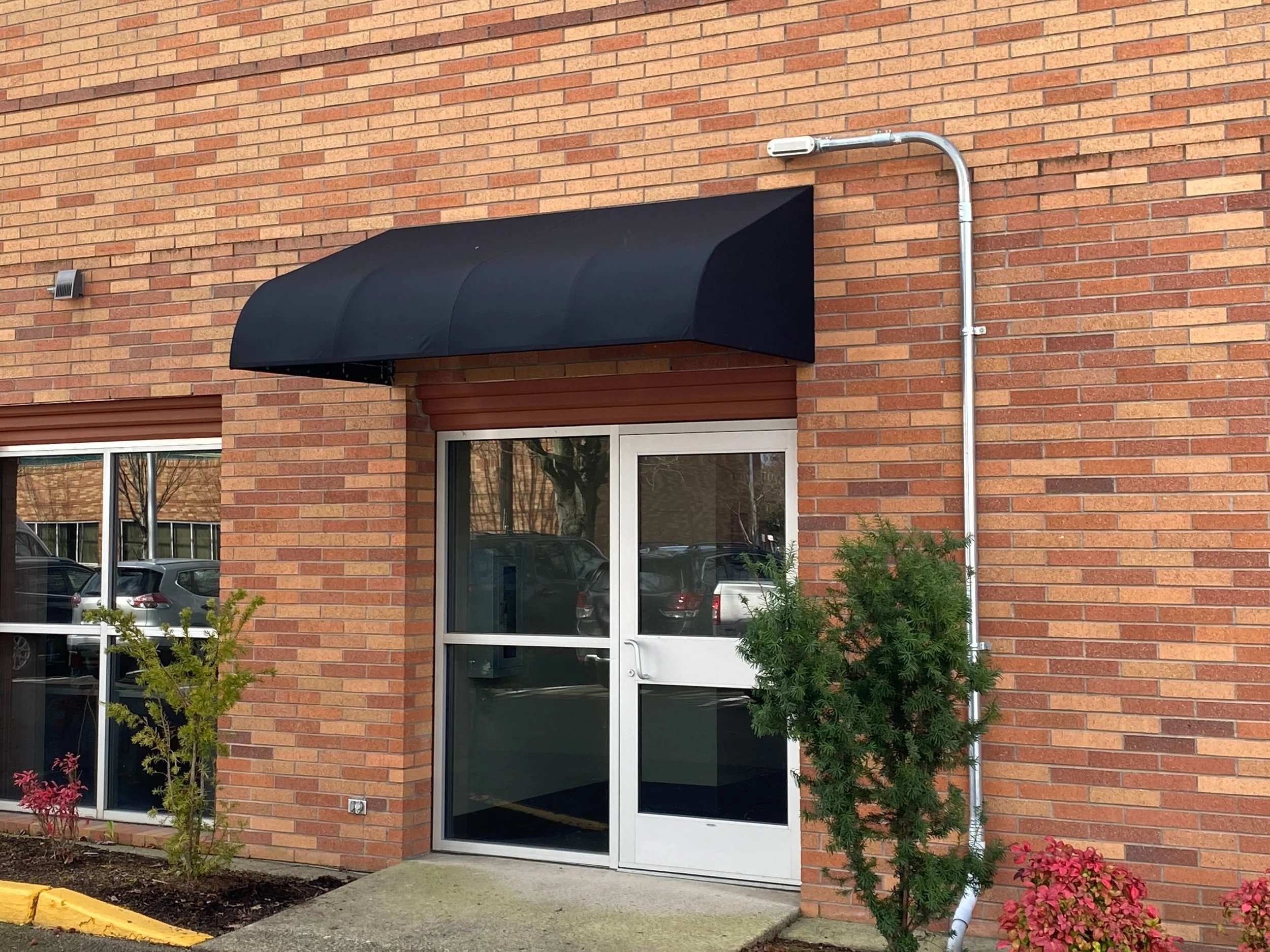 rose-city-awning-commercial-traditional-awning-graphics-branding-portland-beaverton-tigard-lake-oswego-west-linn-vancouver.jpg.jpg