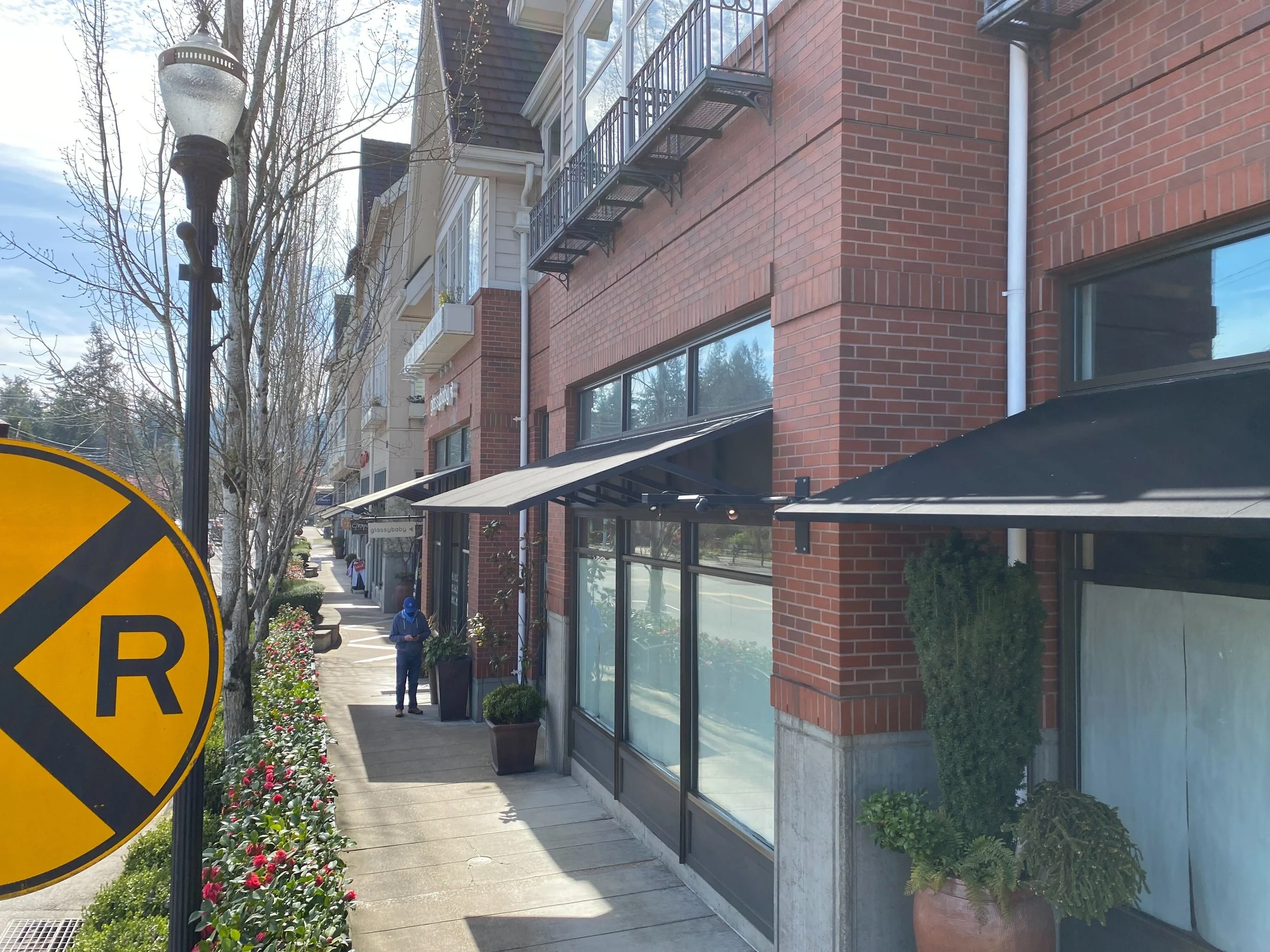 rose-city-awning-commercial-traditional-awning-graphics-welded-frame-branding-portland-beaverton-tigard-lake-oswego-west-linn-vancouver.jpg.jpg