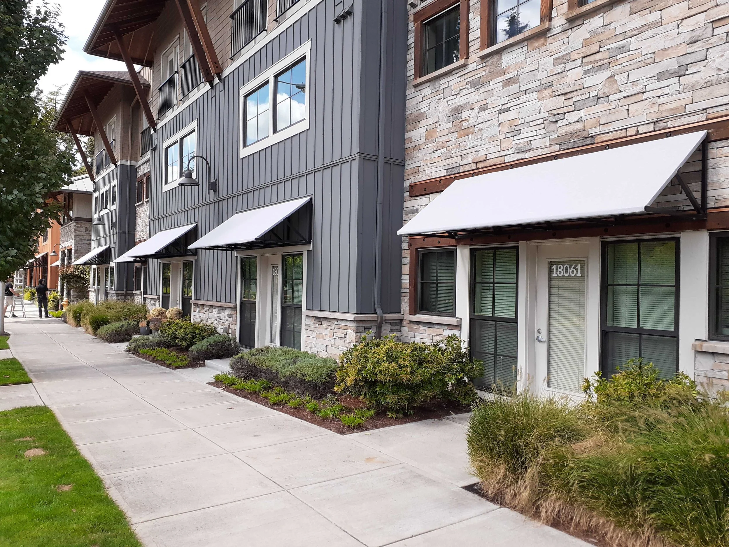 rose-city-awning-commercial-traditional-awning-graphics-welded-frame-branding-portland-beaverton-tigard-lake-oswego-west-linn-vancouver.jpg.jpg