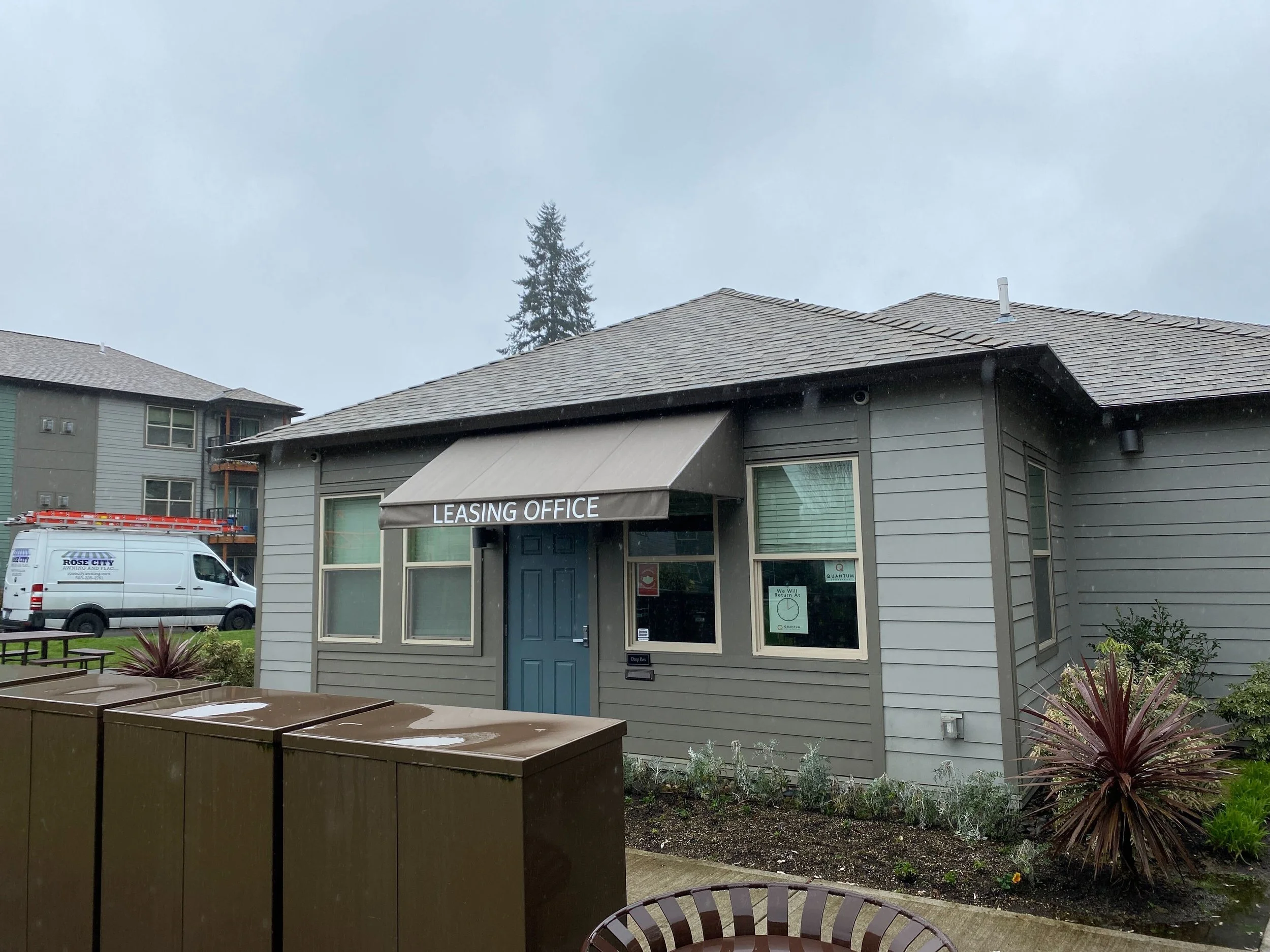 rose-city-awning-commercial-traditional-awning-graphics-welded-frame-branding-portland-beaverton-tigard-lake-oswego-west-linn-vancouver.jpg.jpg