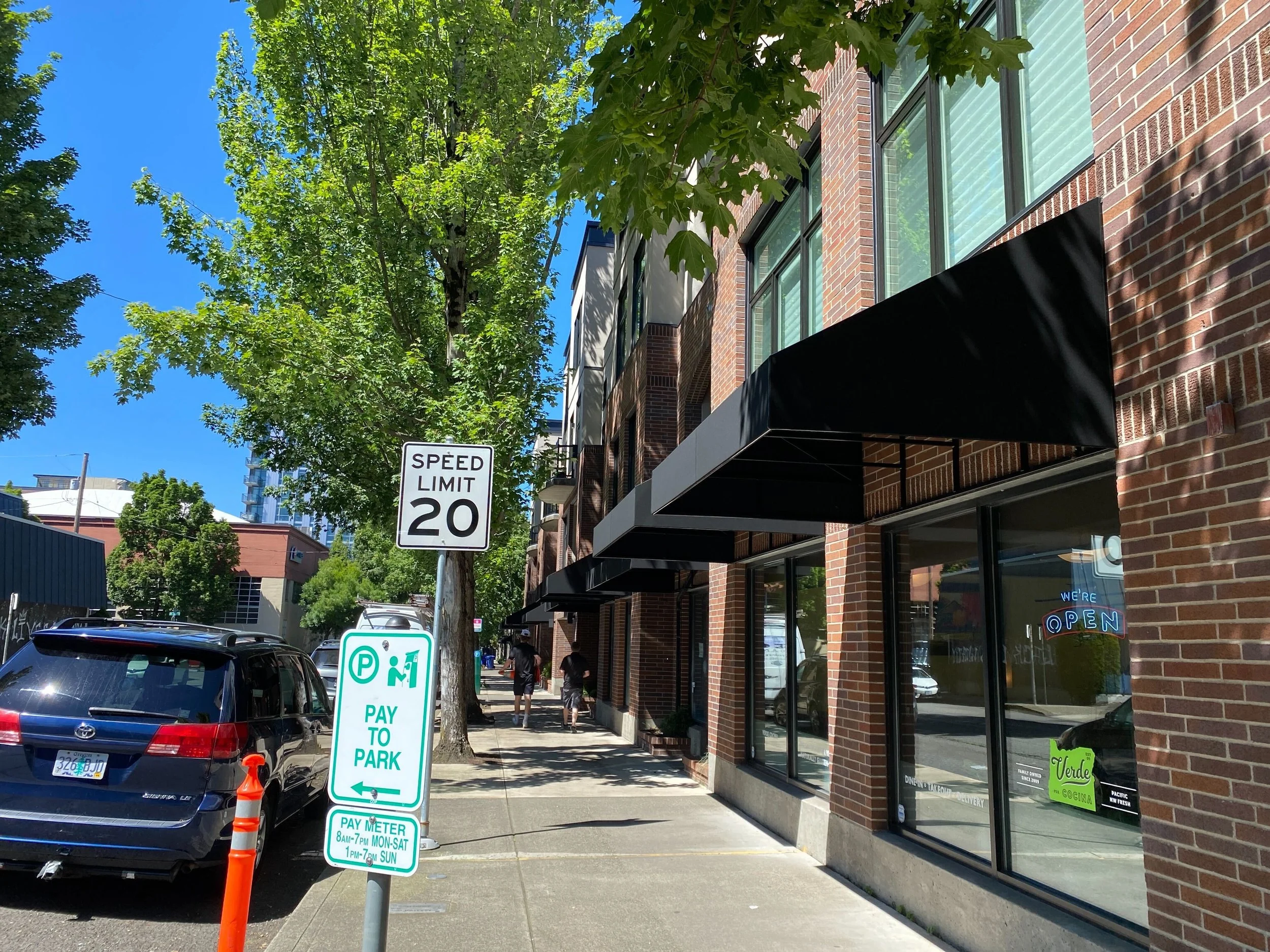 rose-city-awning-commercial-traditional-awning-graphics-welded-frame-branding-portland-beaverton-tigard-lake-oswego-west-linn-vancouver.jpg.jpg