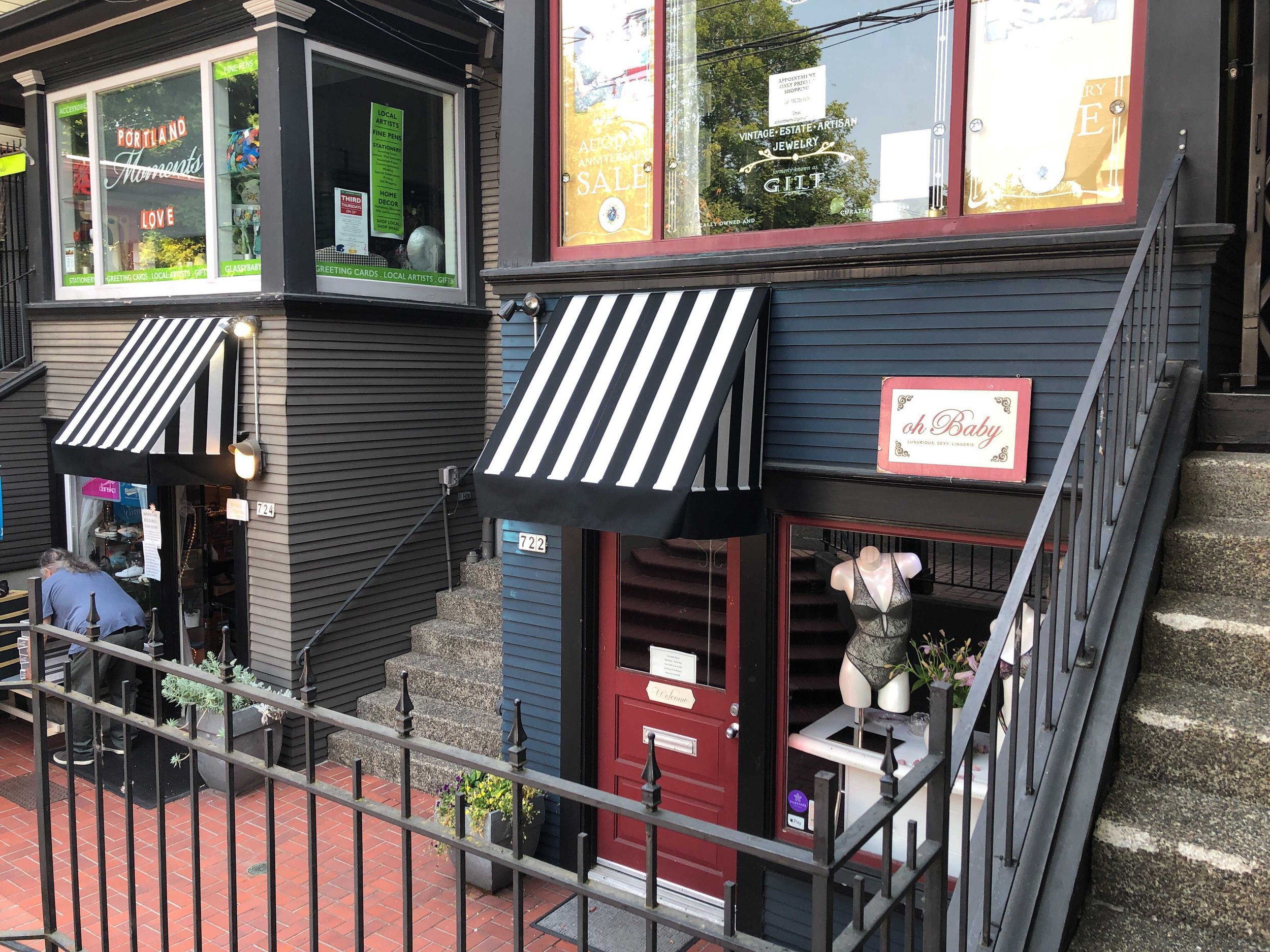 rose-city-awning-awning-pipe-frame-sunbrella-fabric-entry-business-pacific-northwest-portland-lake-oswego-west-linn-beaverton-tigard-vanvouver-washington.jpg.jpg