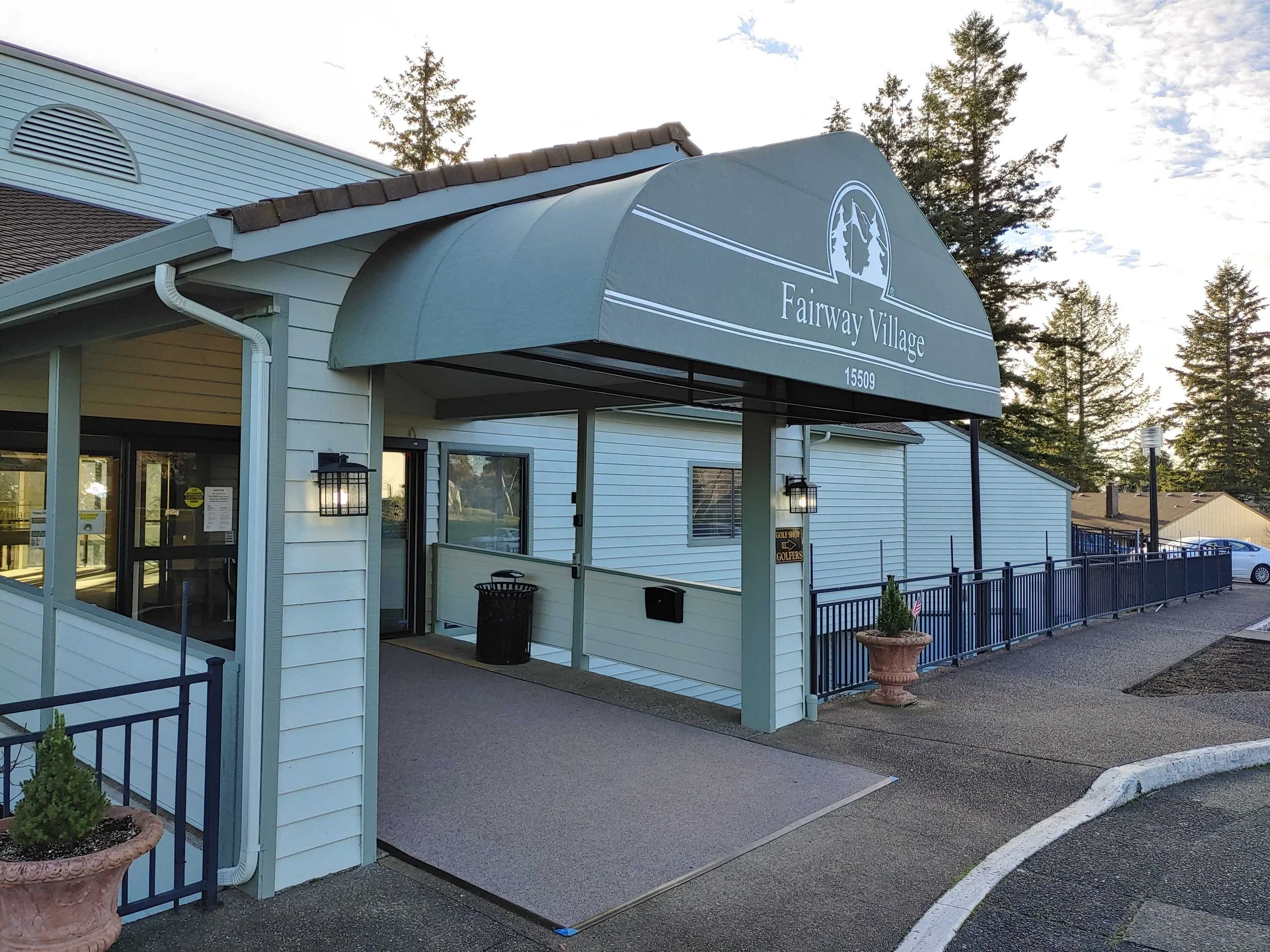 rose-city-awning-canopy-lake-oswego-west-linn-beaverton-sunbrella-fabric-shade-welded-frame-pacific-northwest.jpg.jpg