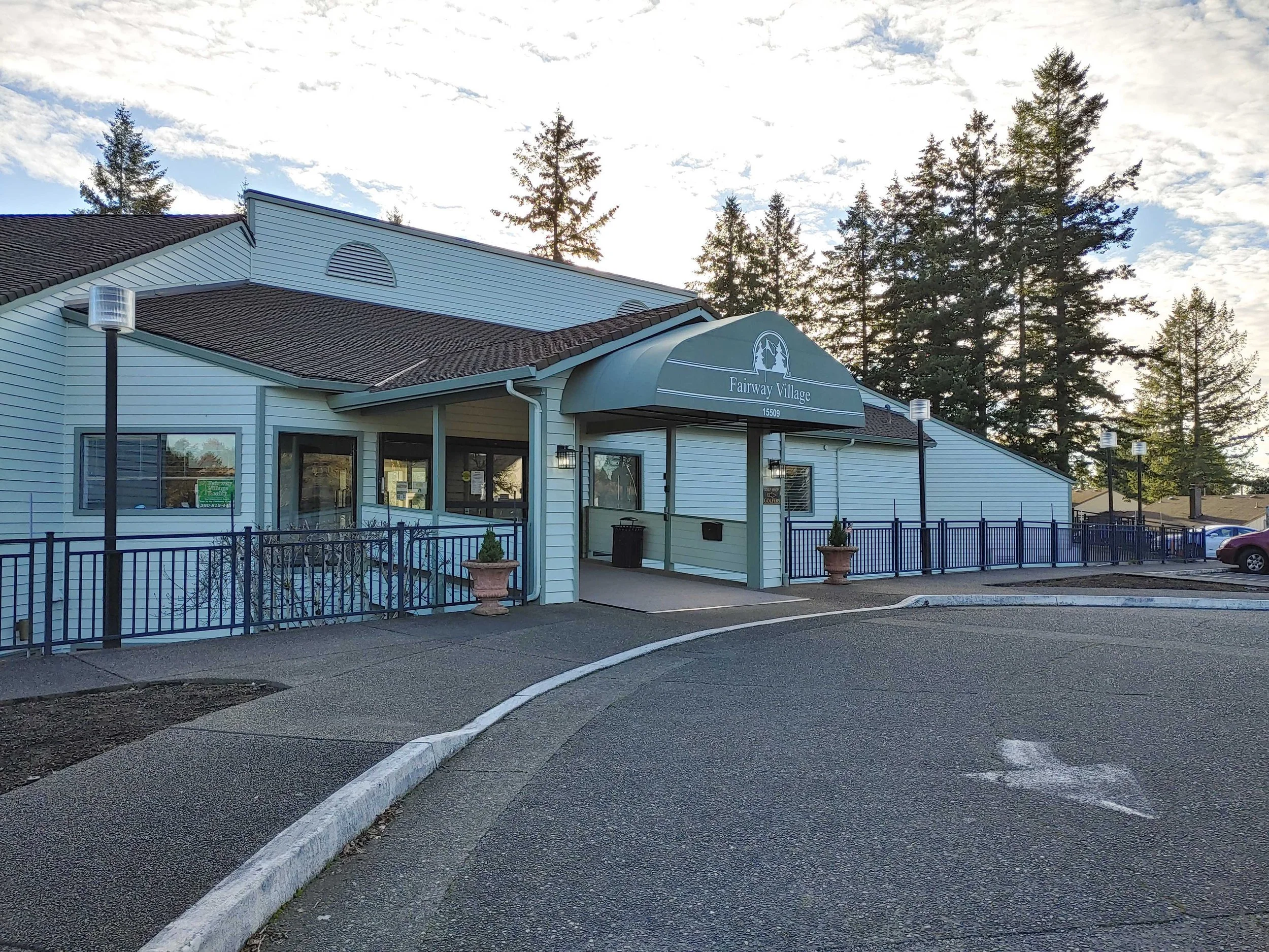 rose-city-awning-canopy-lake-oswego-west-linn-beaverton-sunbrella-fabric-shade-pipe-frame-pacific-northwest.jpg.jpg