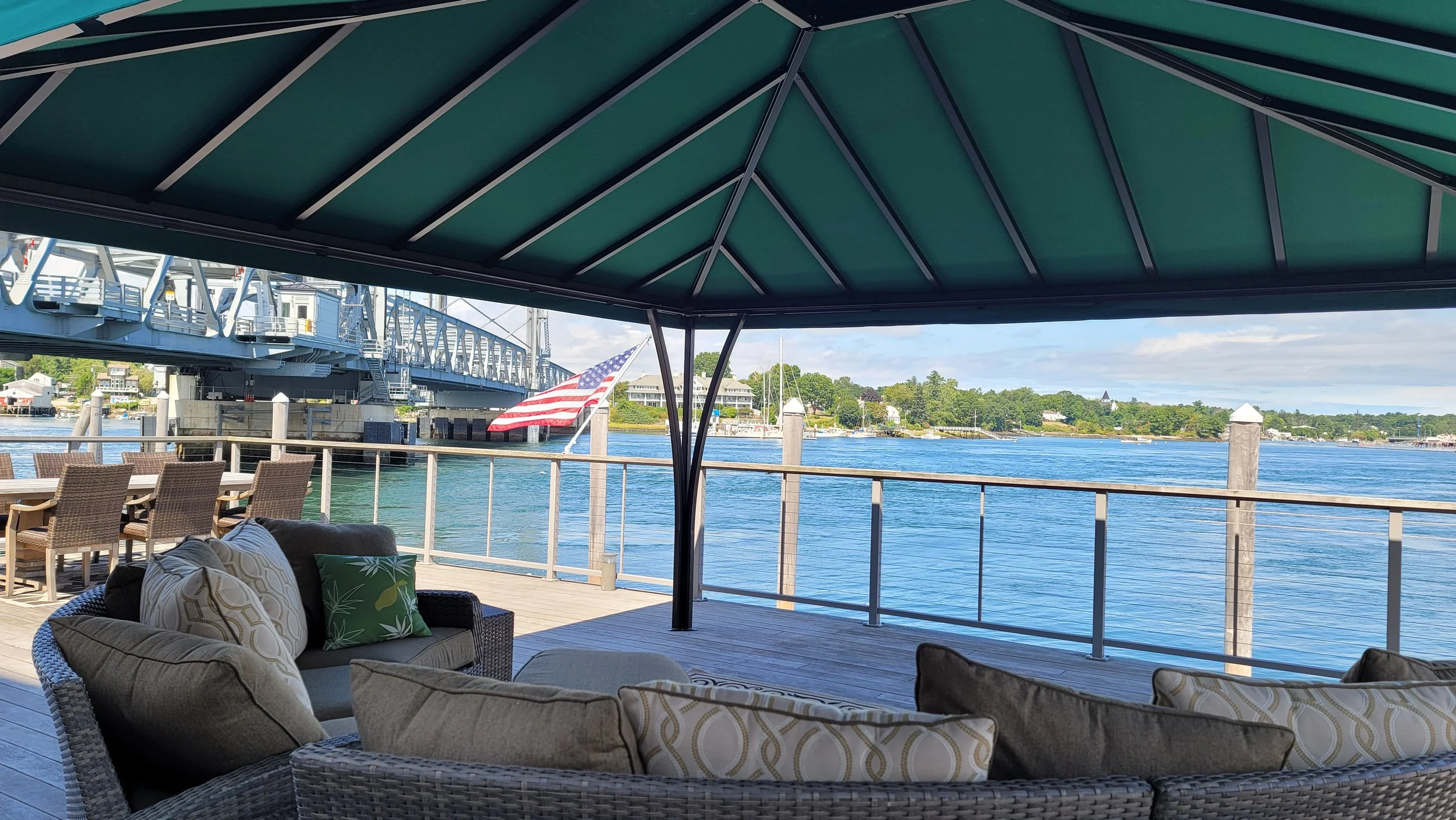 rose-city-awning-canopy-lake-oswego-west-linn-beaverton-sunbrella-fabric-shade-pipe-frame-pacific-northwest.jpg.jpg