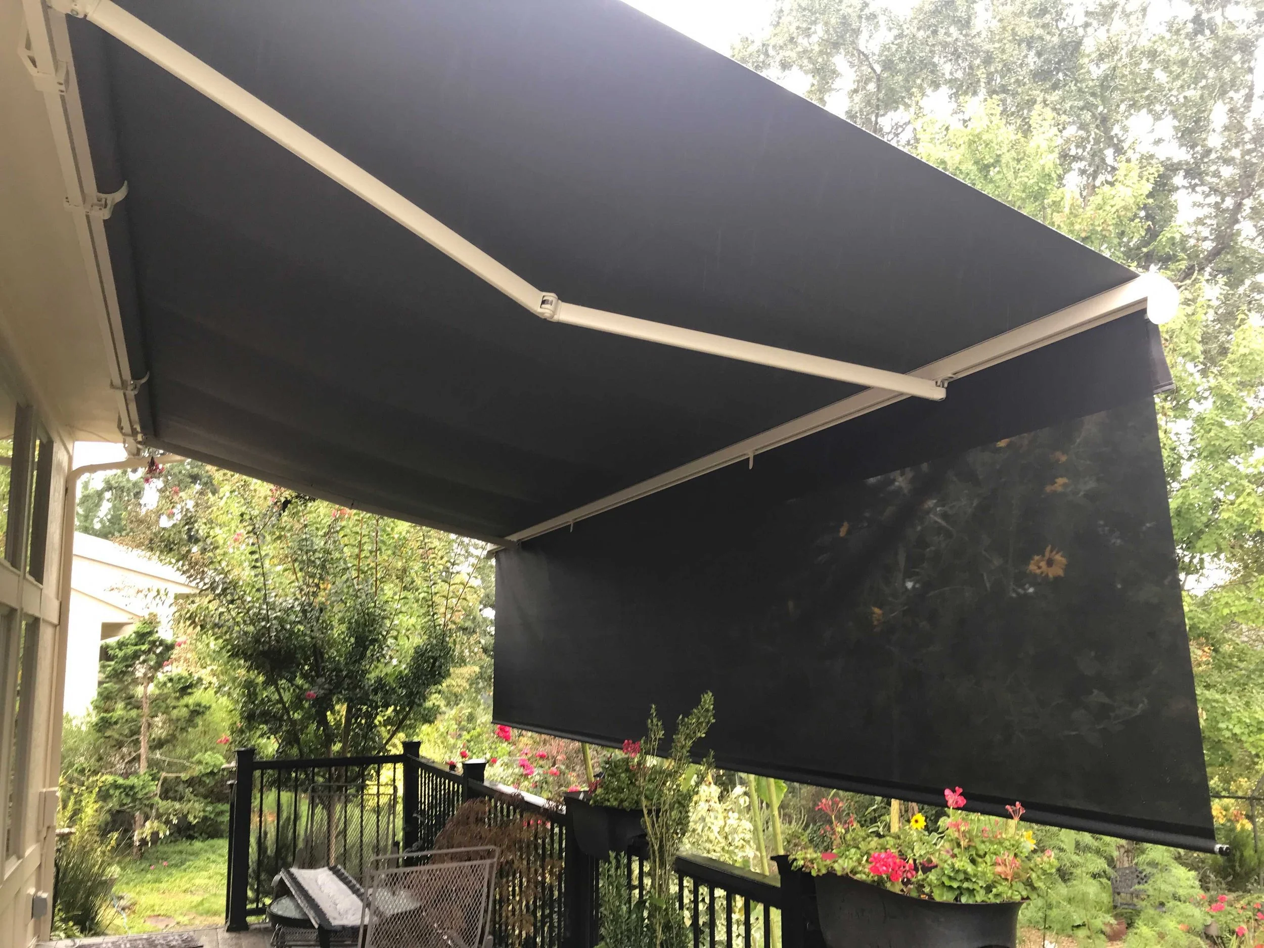 rose-city-awning-motorized-retractable-deck-awning-pacific-dropscreen-northwest-portland-lake-oswego-west-linn-beaverton-tigard-vanvouver-washington.jpg.jpg