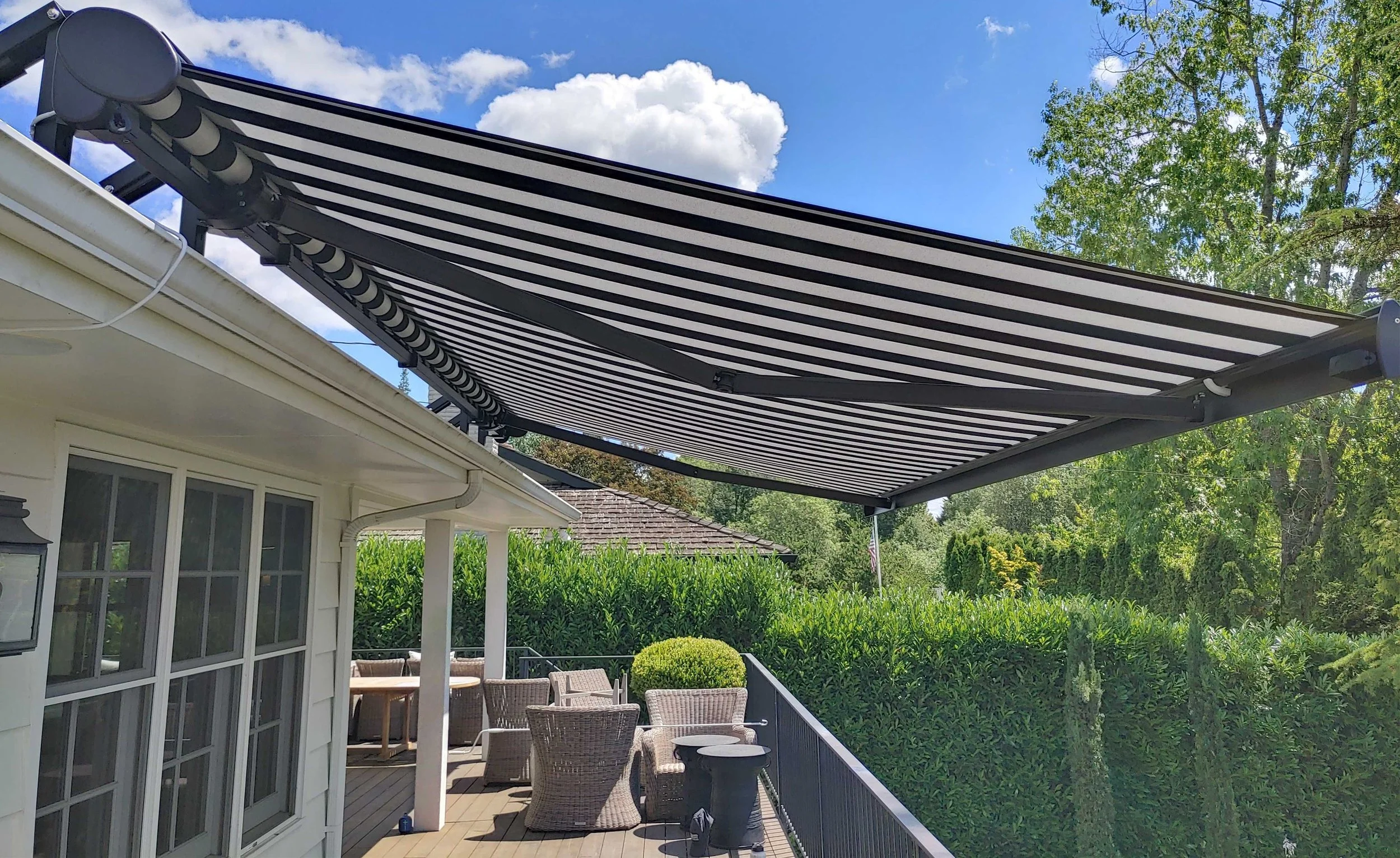 rose-city-awning-motorized-retractable-deck-awning-pacific-northwest-portland-lake-oswego-west-linn-beaverton-tigard-vanvouver-washington.jpg.jpg