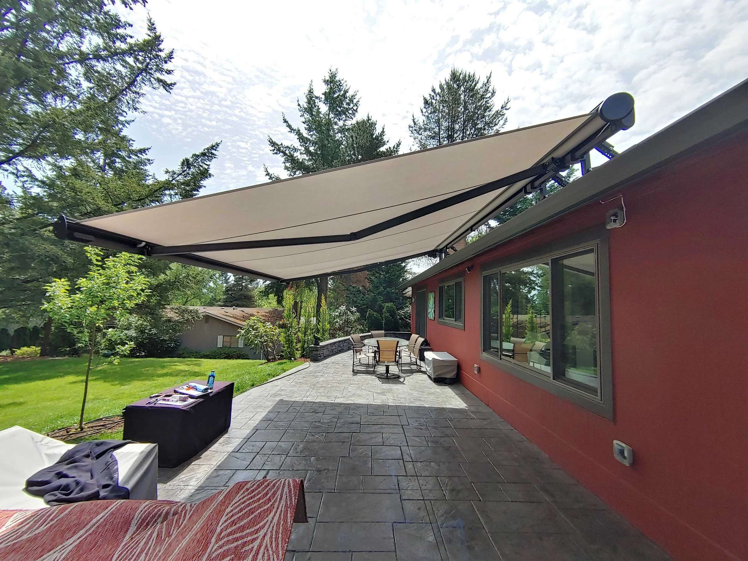 rose-city-awning-motorized-retractable-patio-deck-awning-pacific-northwest-portland-lake-oswego-west-linn-beaverton-tigard-vanvouver-washington.jpg.jpg