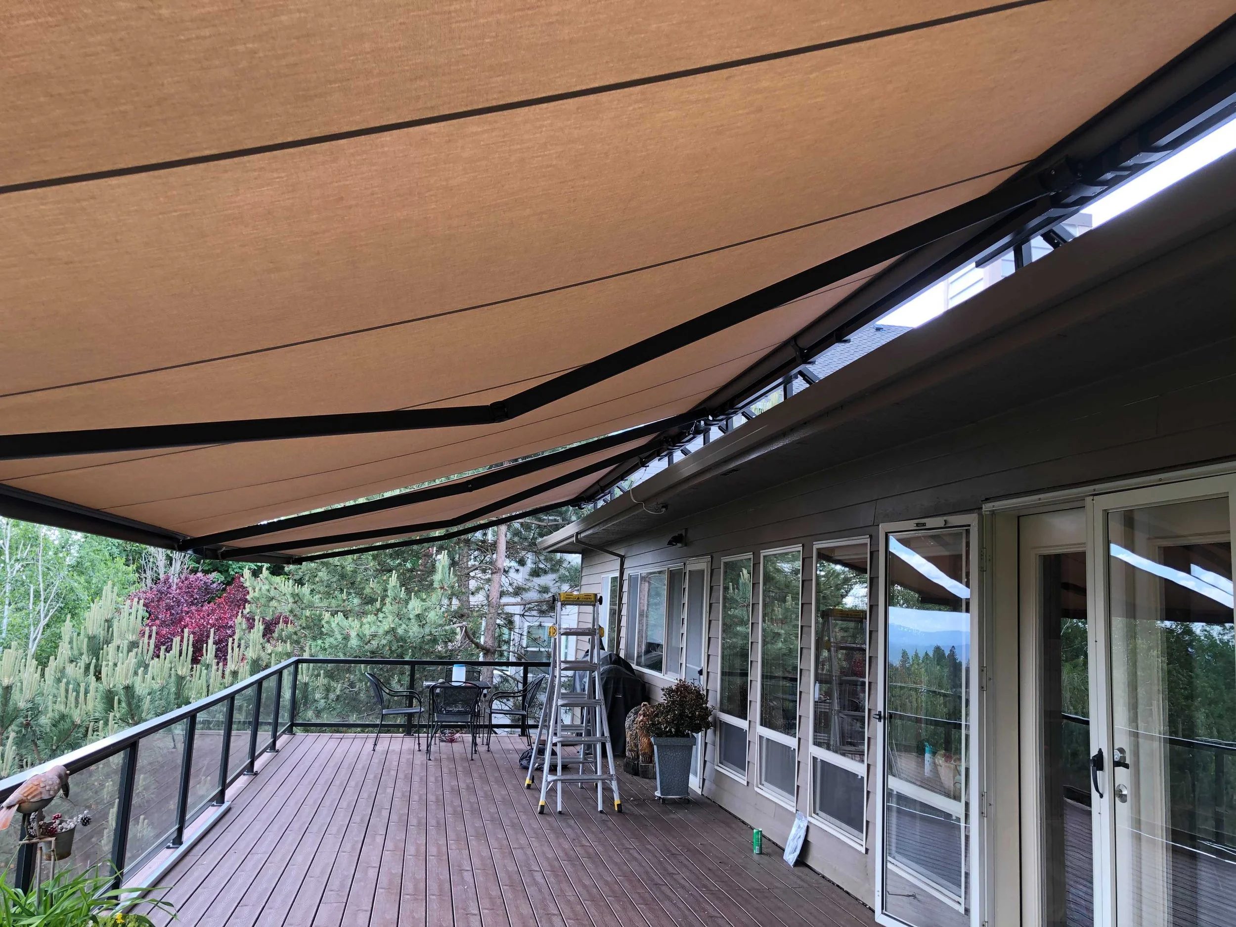 rose-city-awning-motorized-retractable-deck-awning-pacific-northwest-portland-lake-oswego-west-linn-beaverton-tigard-vanvouver-washington.jpg.jpg