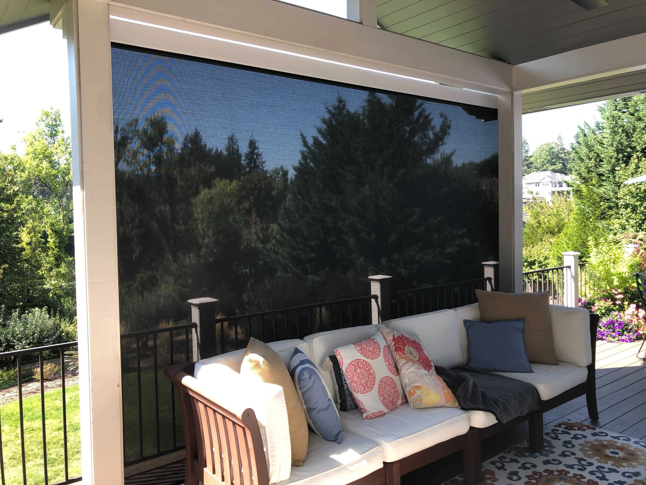 rose-city-awning-summerspace-motorized-retractable-awning-screen-zip-flexshade-95%-mesh-enclosure-privacy-blackout-pacific-northwest-portland-lake-oswego-west-linn-beaverton-tigard-vanvouver-washington.jpg.jpg