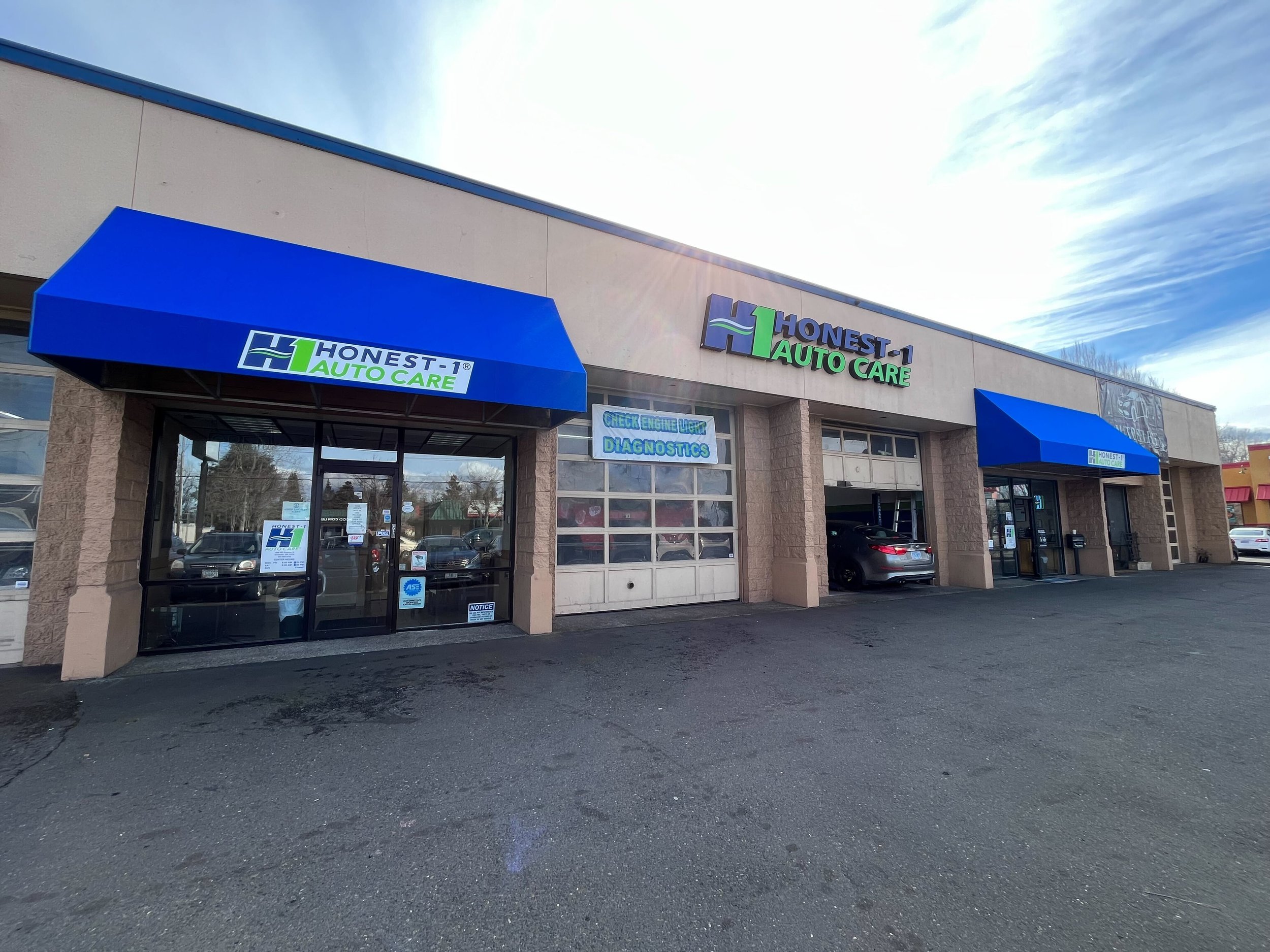 rose-city-awning-commercial-traditional-awning-graphics-branding-portland-beaverton-tigard-lake-oswego-west-linn-vancouver.jpg.jpg