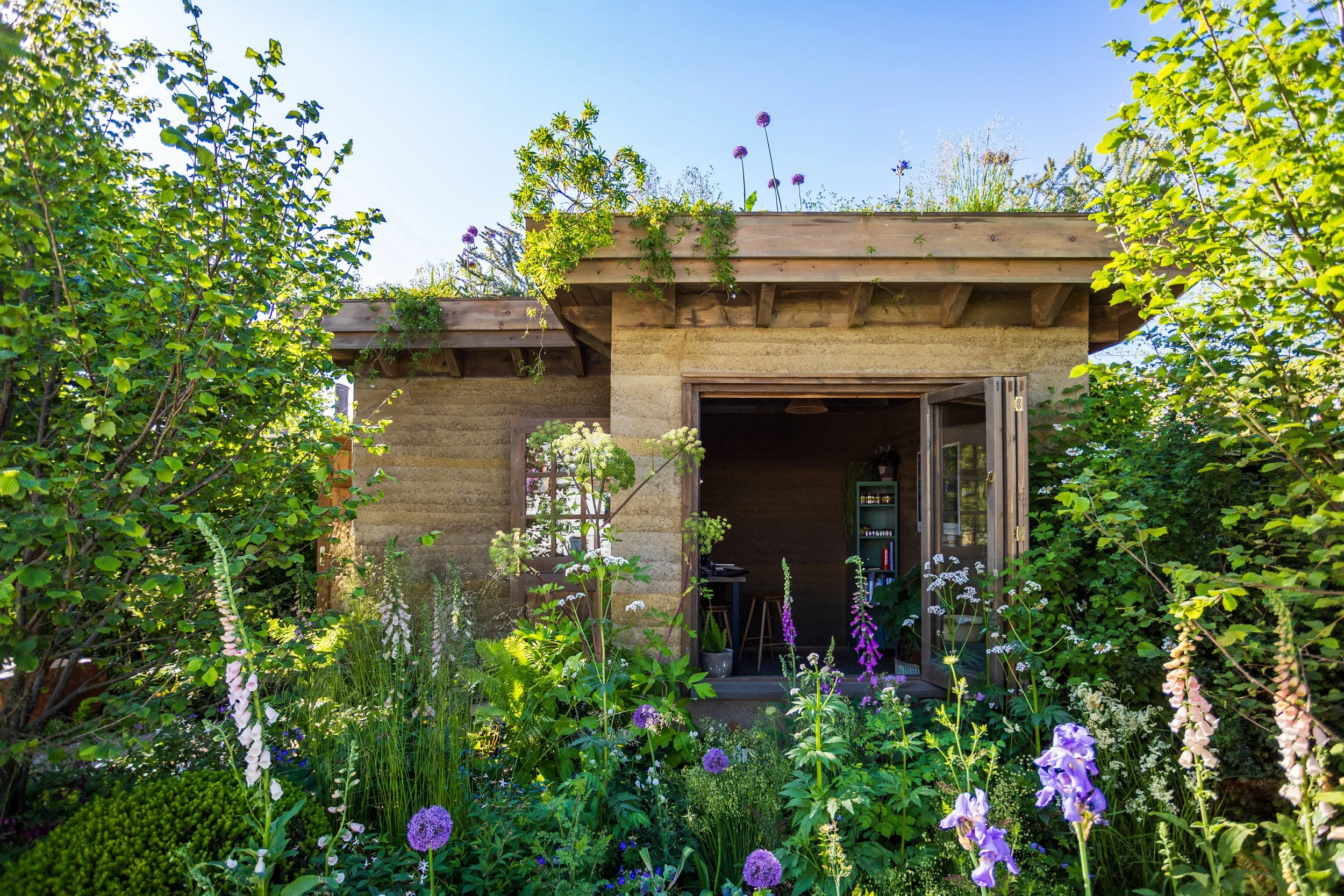 rammed earth building at Chelsea flower show