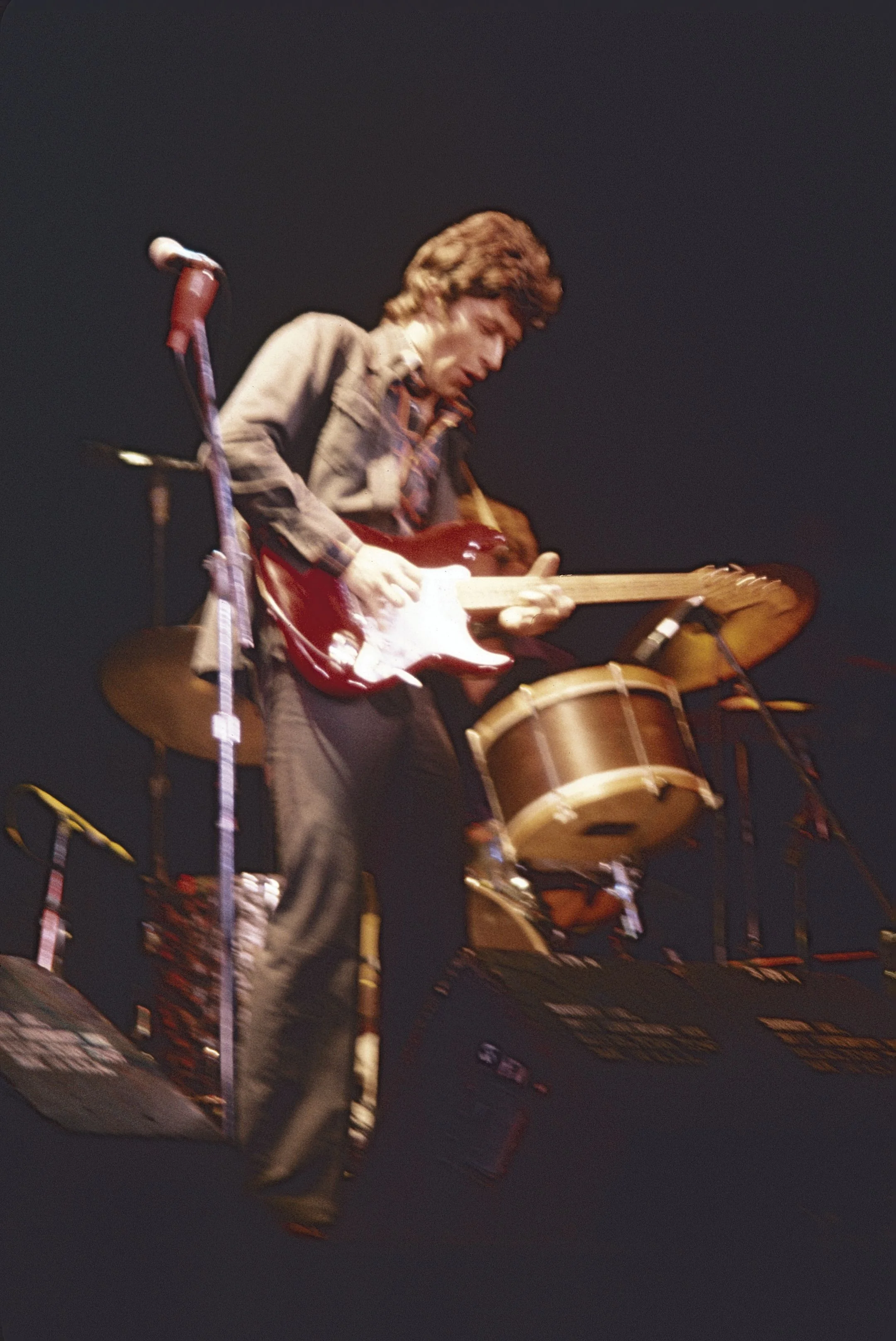 Robbie robertson I the band 1974.jpg