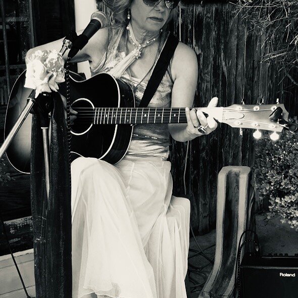 Playing Saturday, June 18, 11:00 at the carmel valley art and wine festival at center street in the village 
#wineandmusic #livemusic #carmelvalley #singersongwriter #saturday#rosemerrillwiththevioletflame