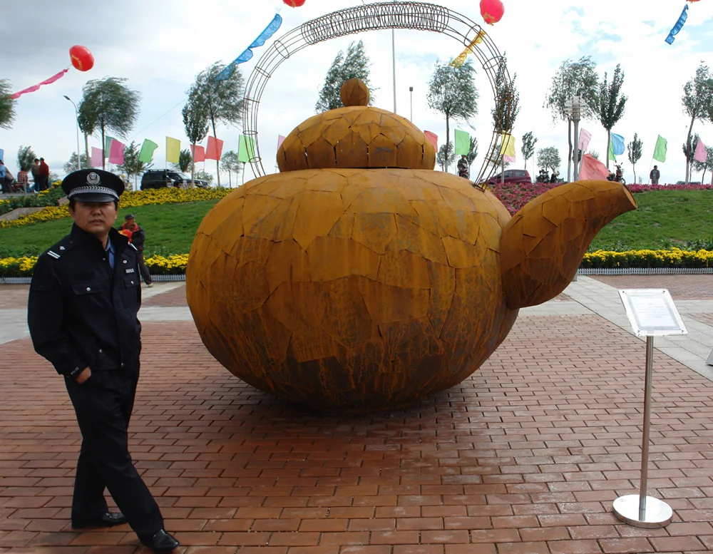 Temporarily displayed along with the works of other participating artists, the sculpture's scale may delight some viewers, others perhaps not so much.