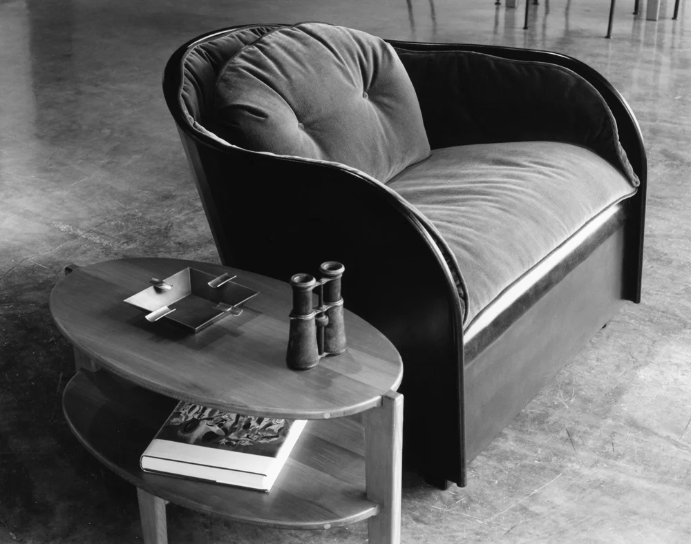 Rolling Meadows Armchair and Ellipse Table