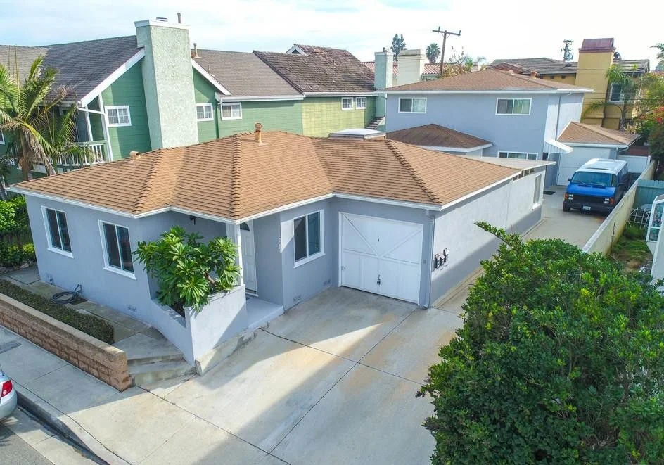 2208 Manhattan Beach