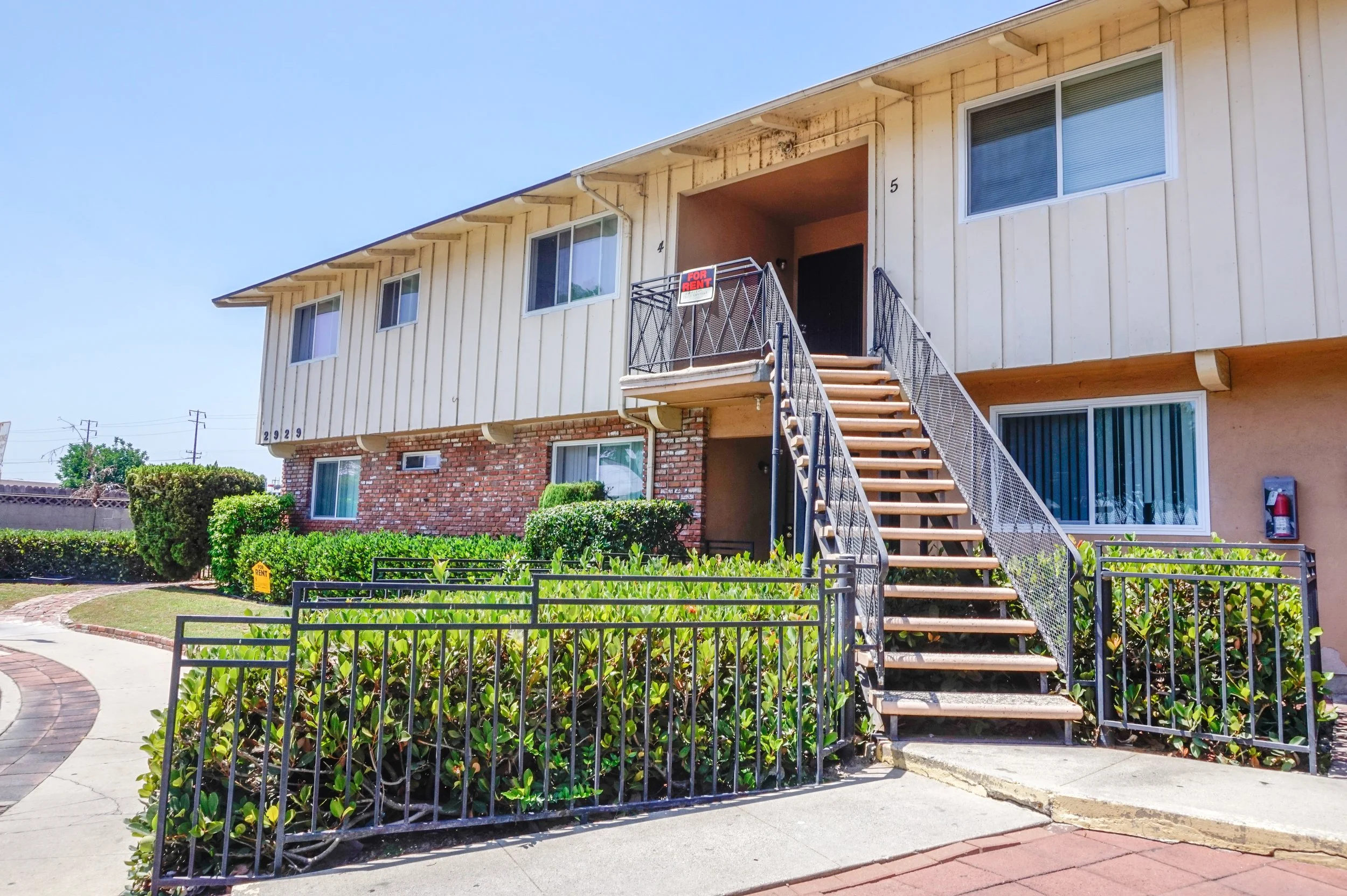 2929 Rosecrans Avenue